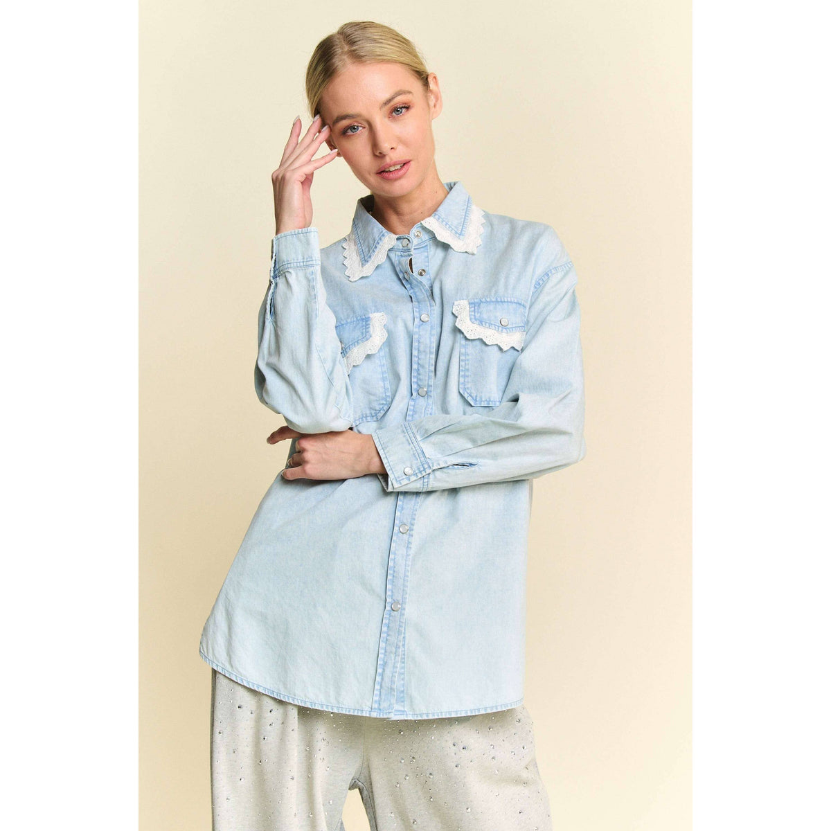 LIGHTWEIGHT WASHED LACE EDGE WAFFLE KNIT SHIRT