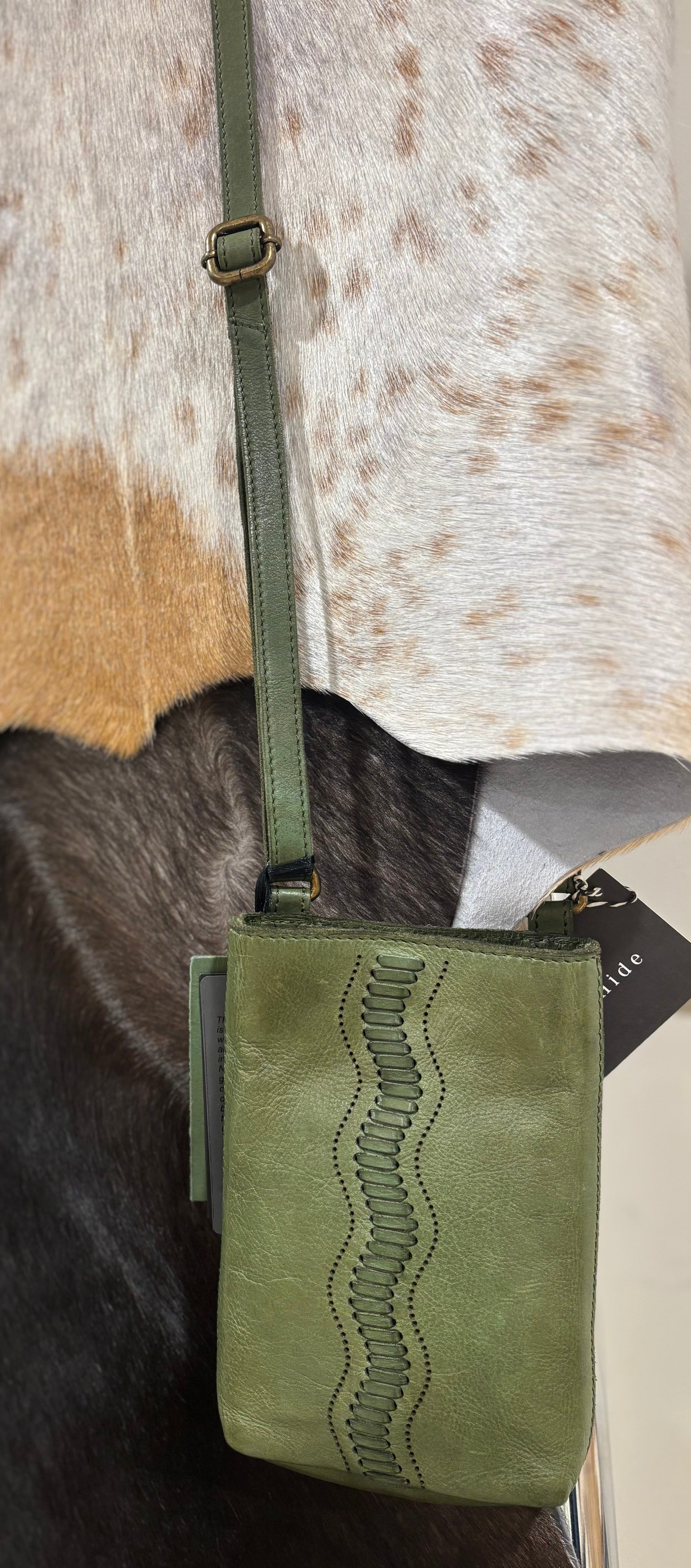 Ladies leather shoulder/ crossbody