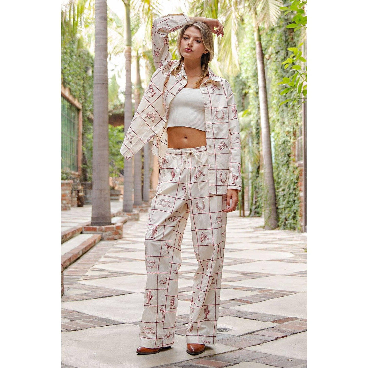 EMBROIDERED WESTERN BUTTON DOWN SHIRT