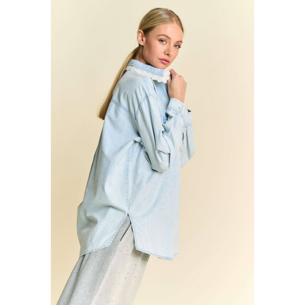 LIGHTWEIGHT WASHED LACE EDGE WAFFLE KNIT SHIRT