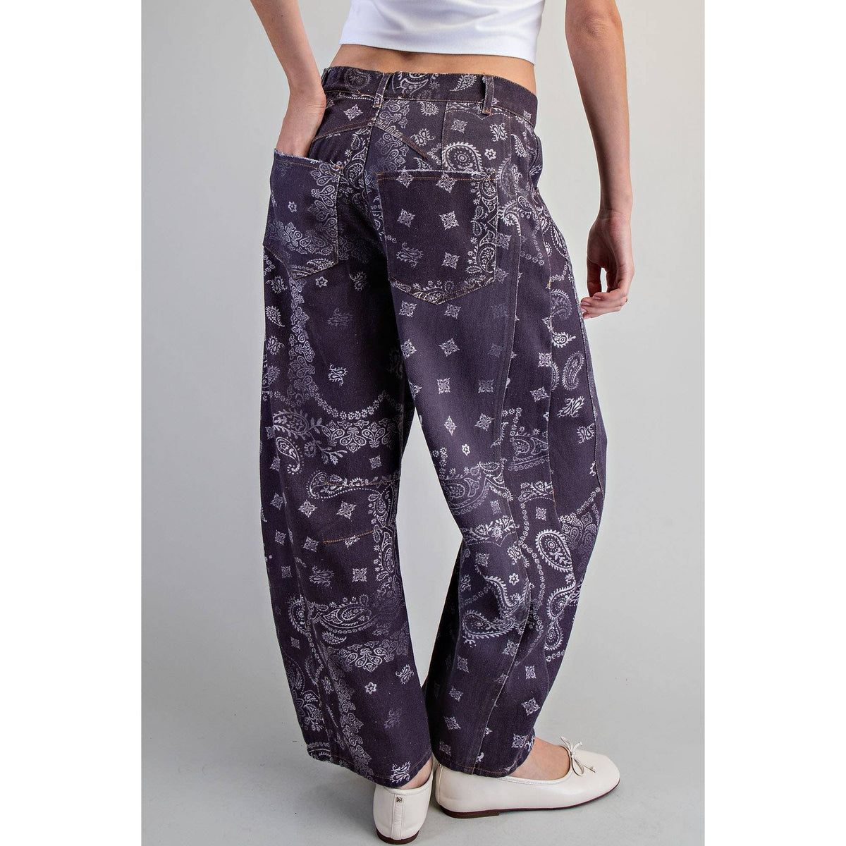 JEANS MINERAL WASHED PAISLEY PRINTED BARREL JEANS
