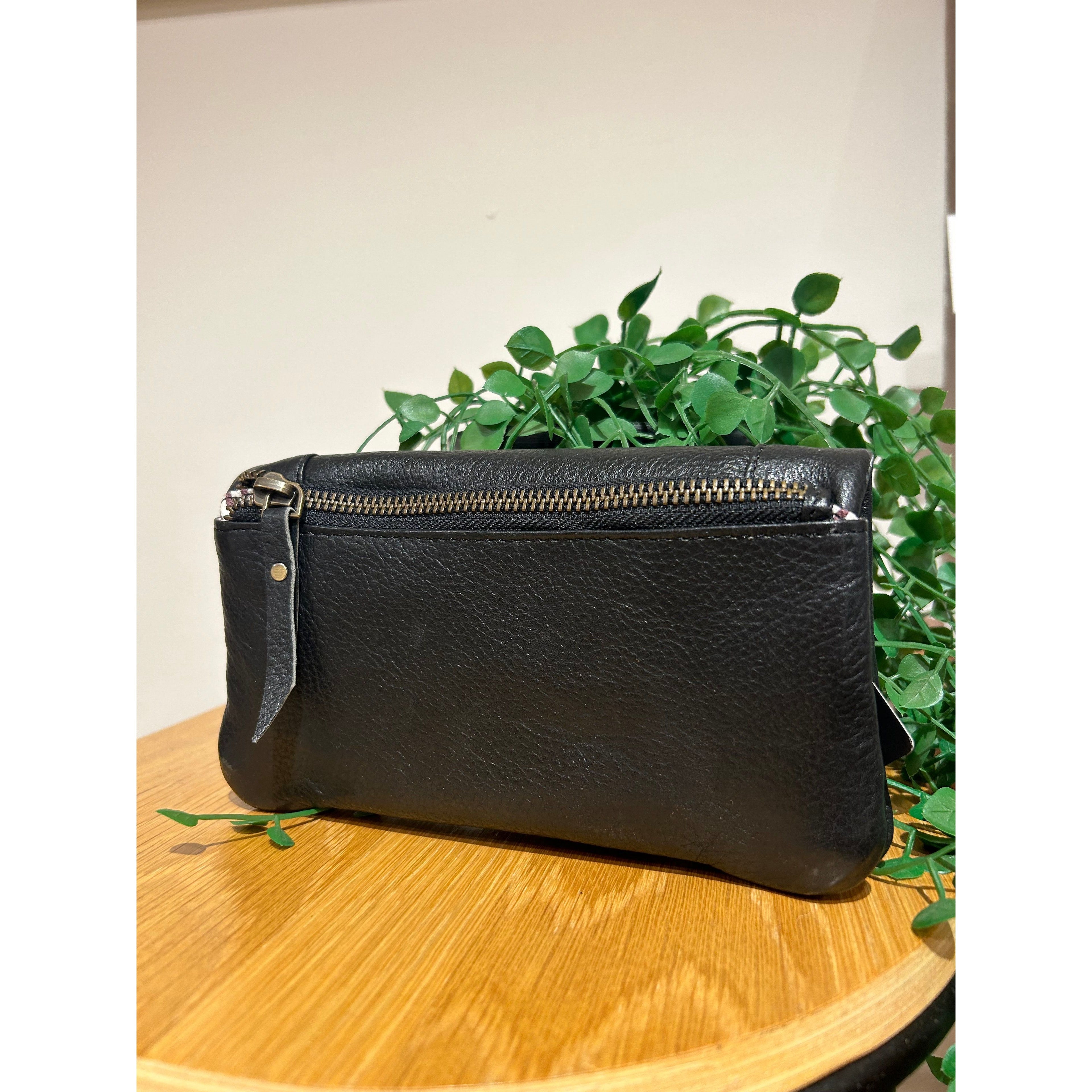 The Holly Wallet