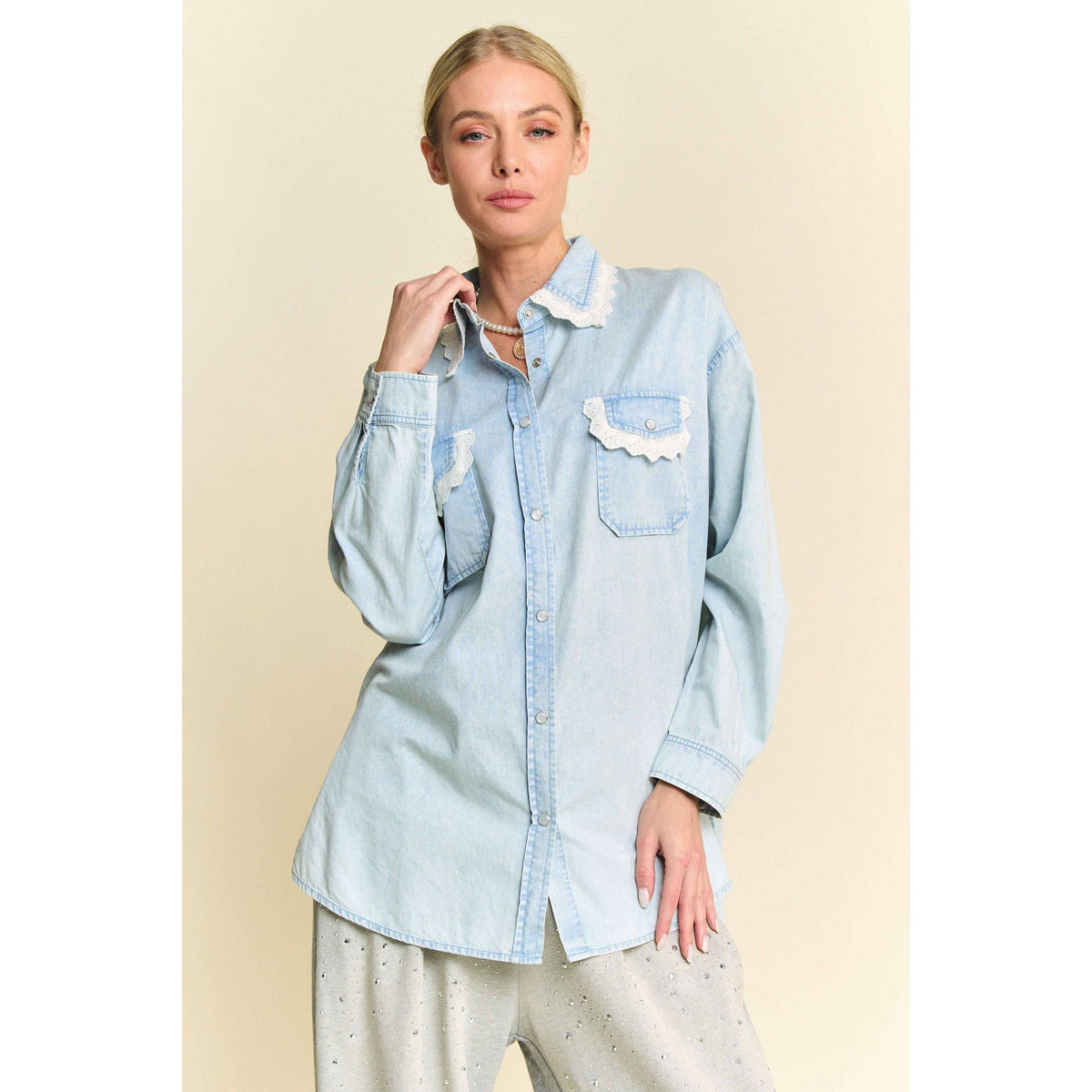 LIGHTWEIGHT WASHED LACE EDGE WAFFLE KNIT SHIRT