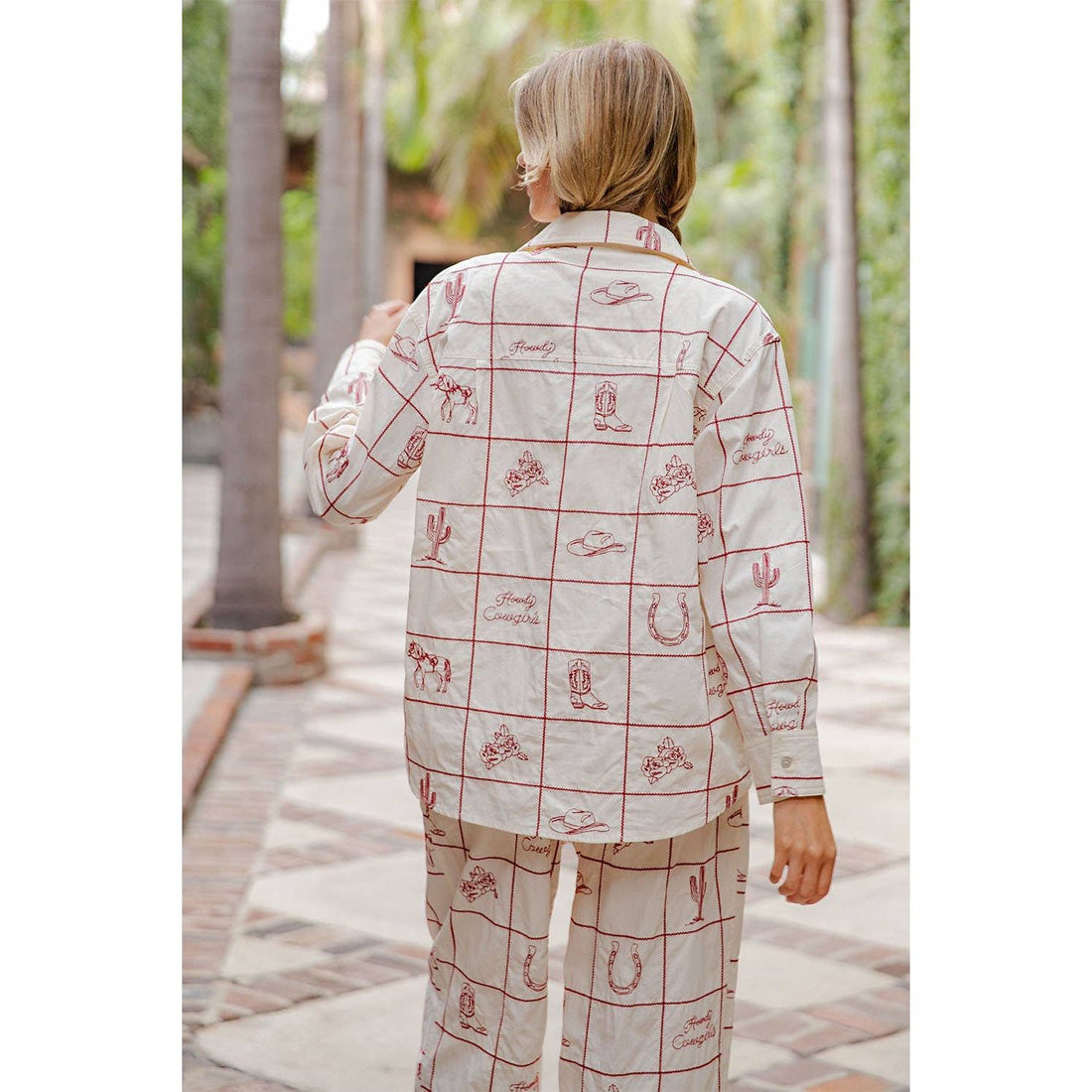 EMBROIDERED WESTERN BUTTON DOWN SHIRT