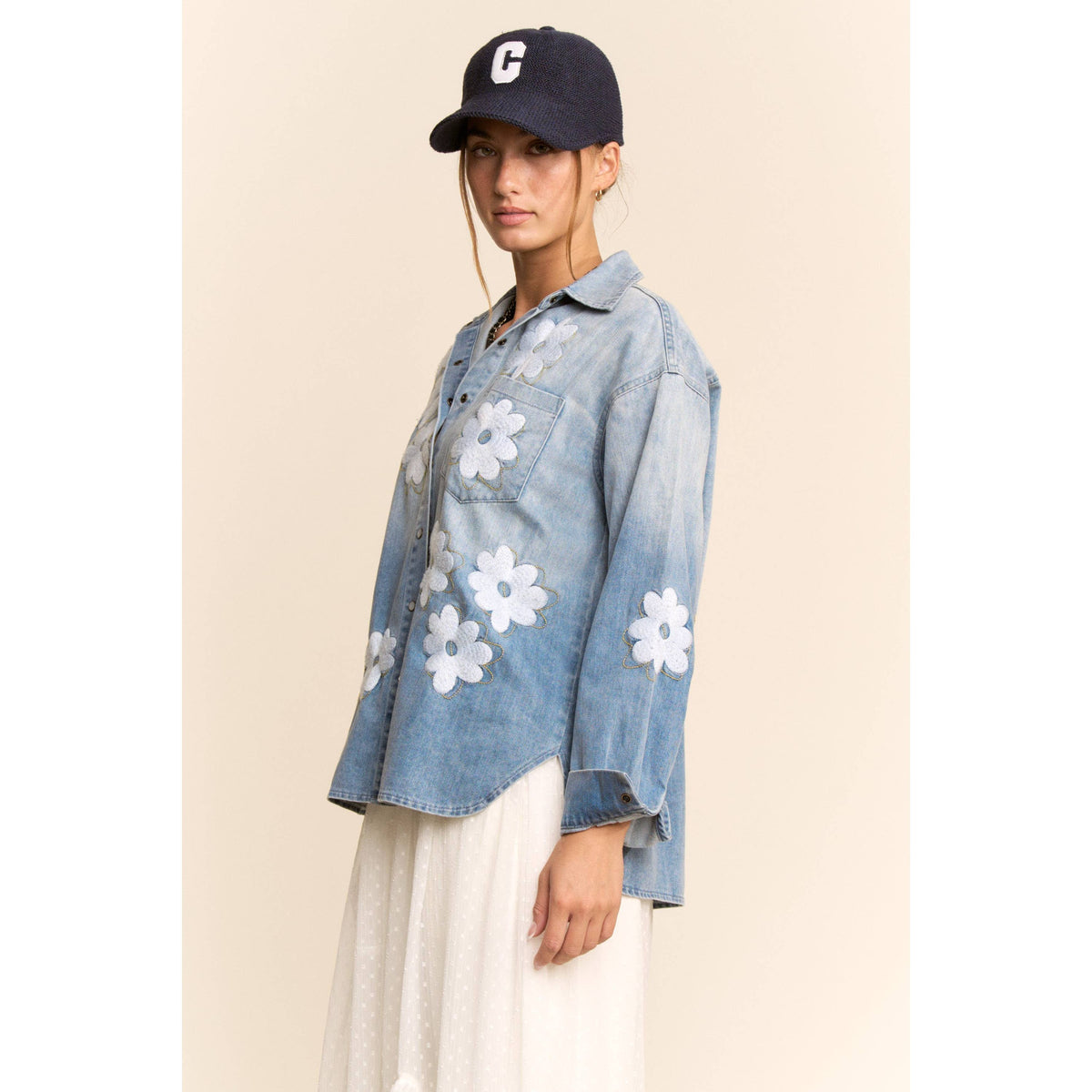 FLOWER EMBROIDERED BUTTON FRONT WASH DENIM SHIRT