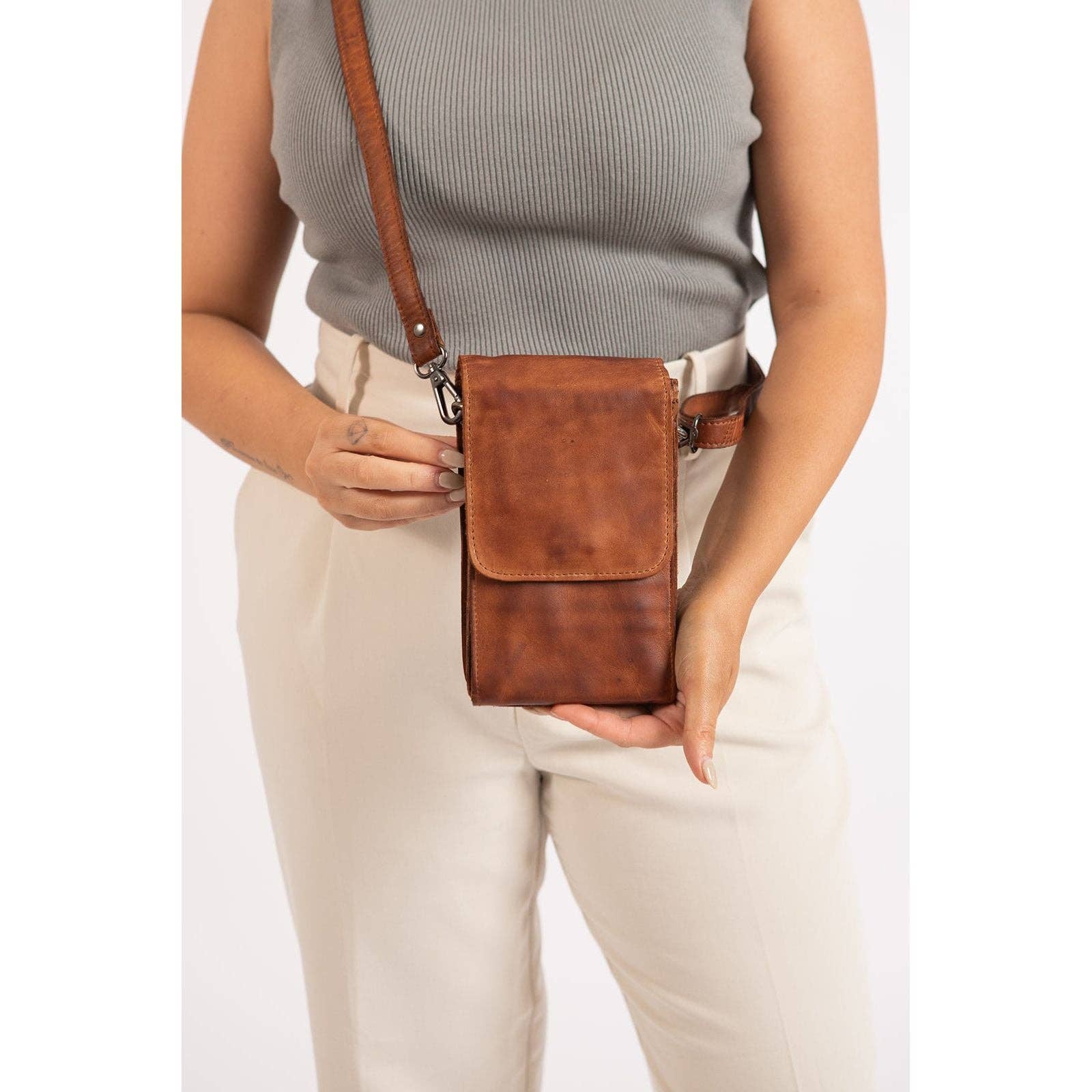 Leather Shoulder Bag Ivy Cognac GW6840COG