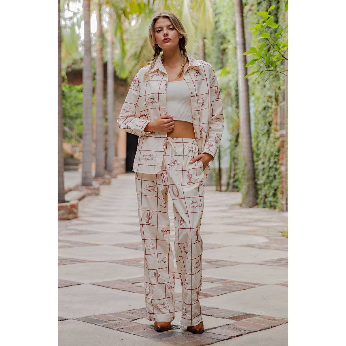EMBROIDERED WESTERN BUTTON DOWN SHIRT