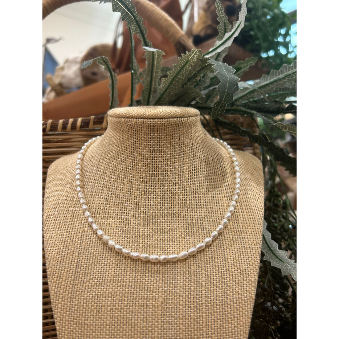 White Pearl Choker