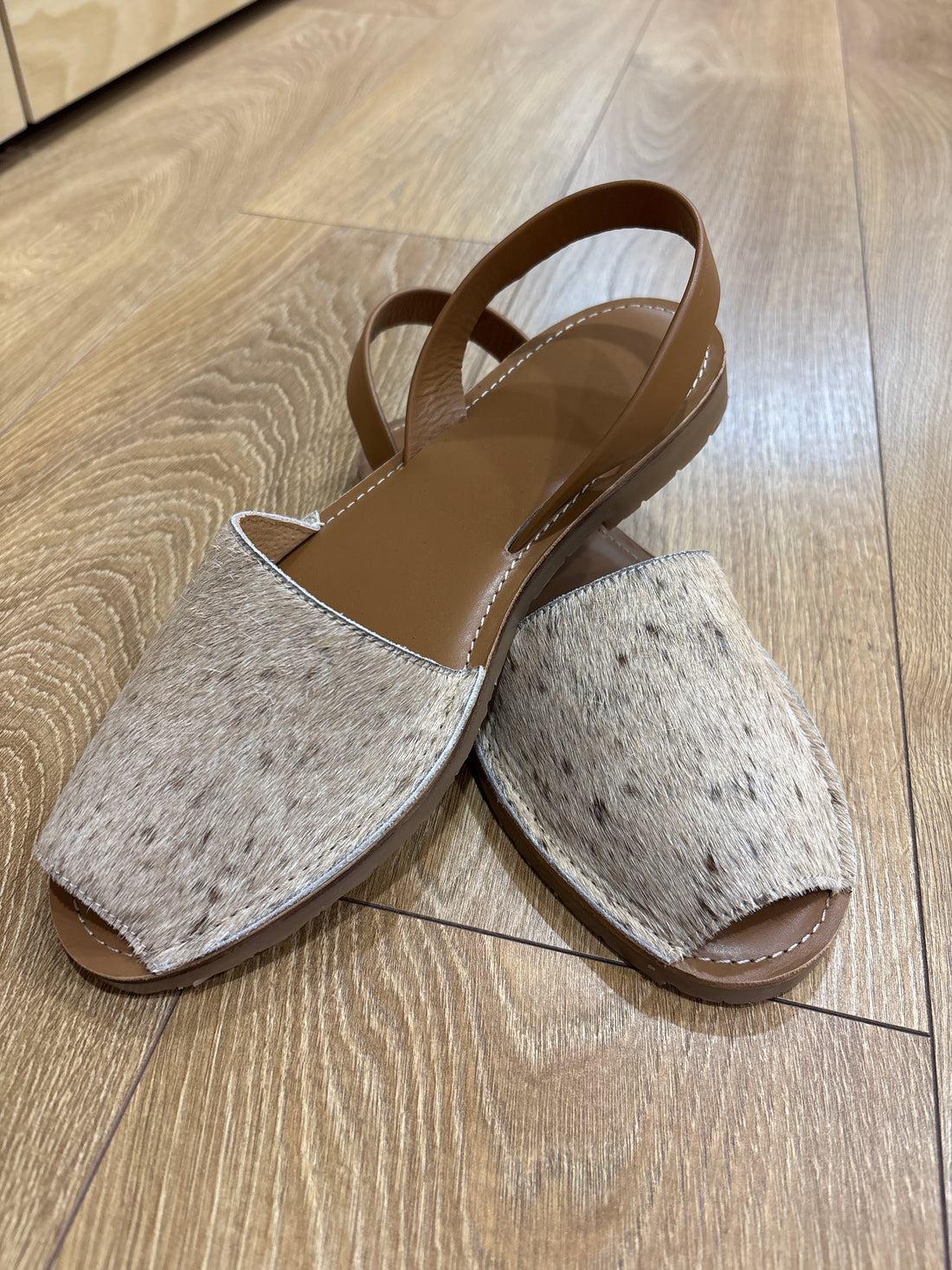 Cowhide Shoes Sling back