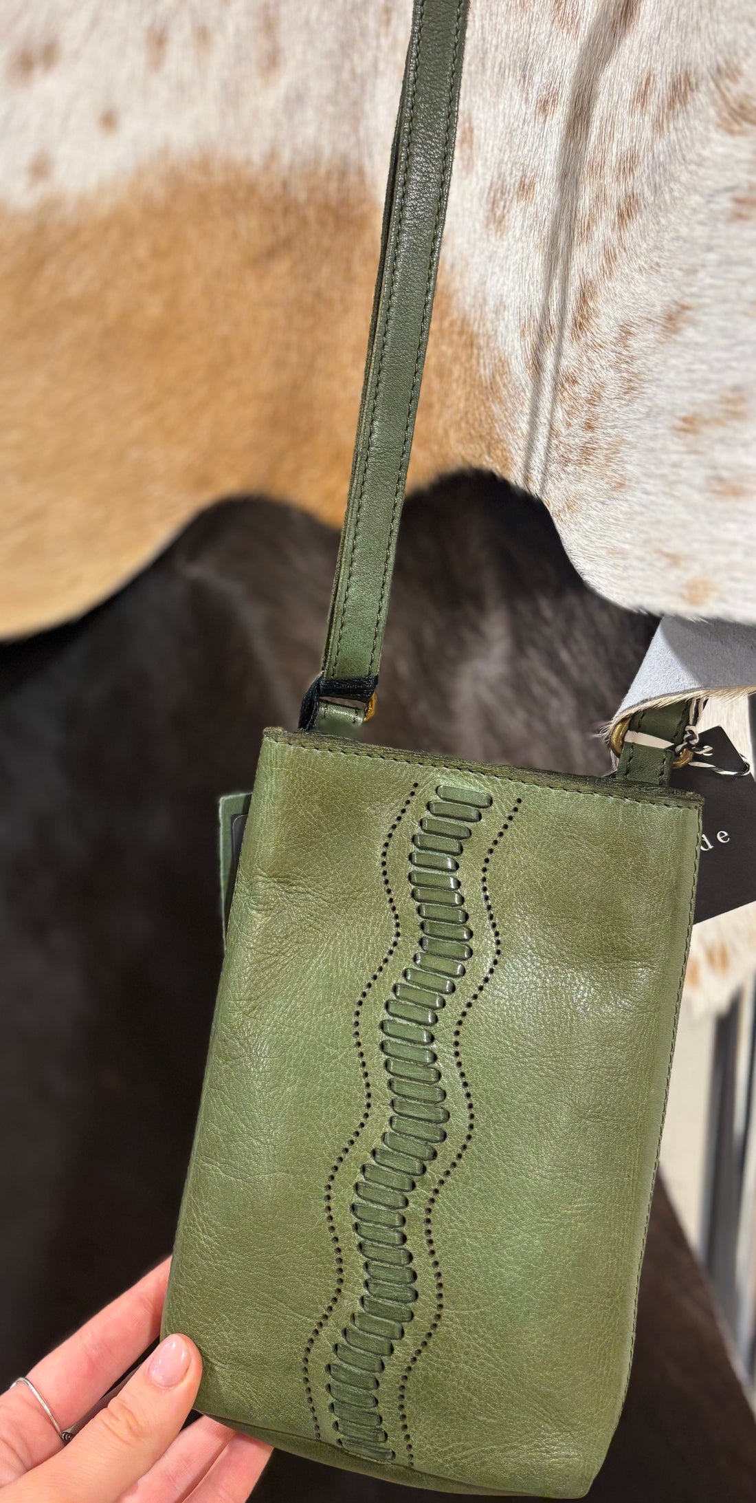 Ladies leather shoulder/ crossbody