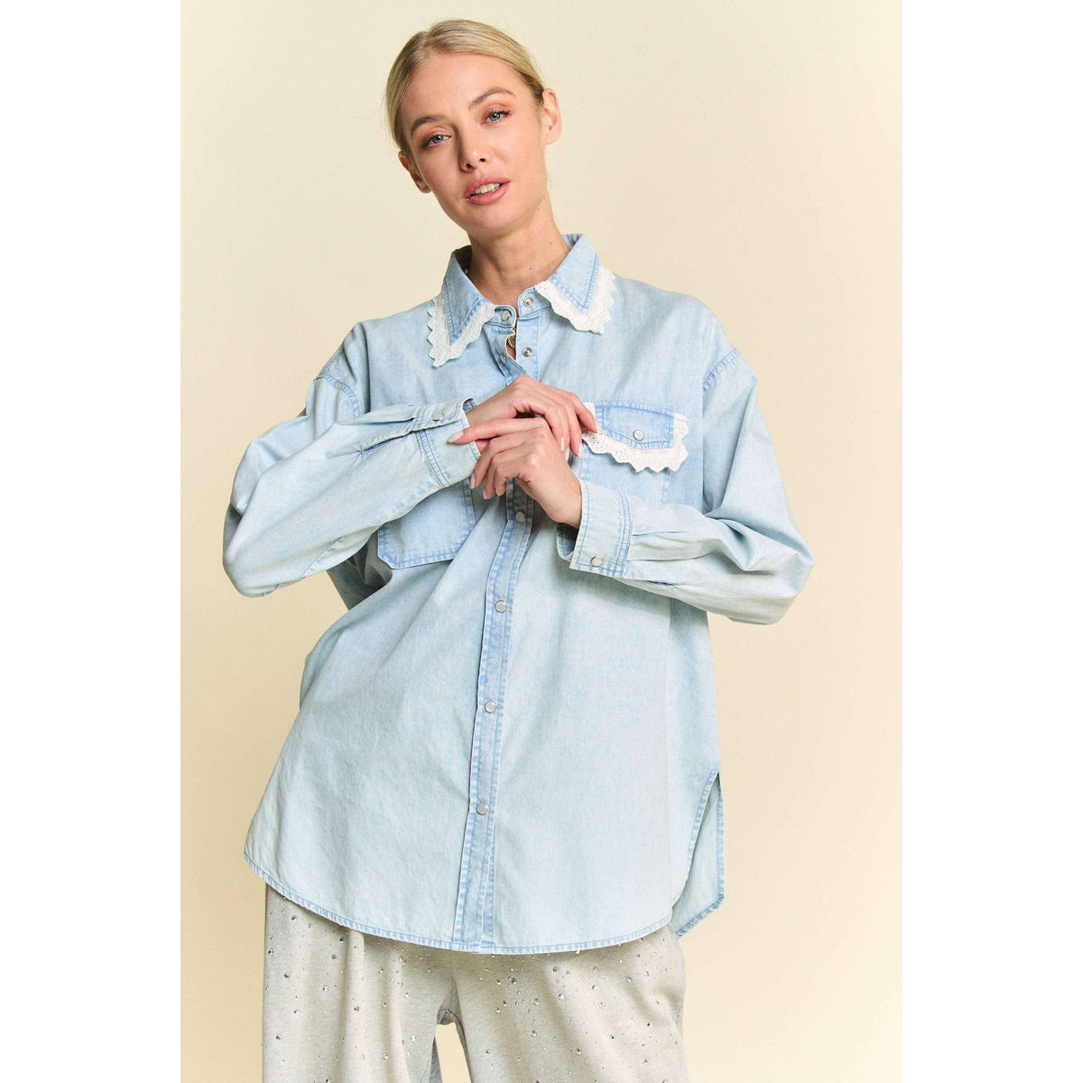 LIGHTWEIGHT WASHED LACE EDGE WAFFLE KNIT SHIRT