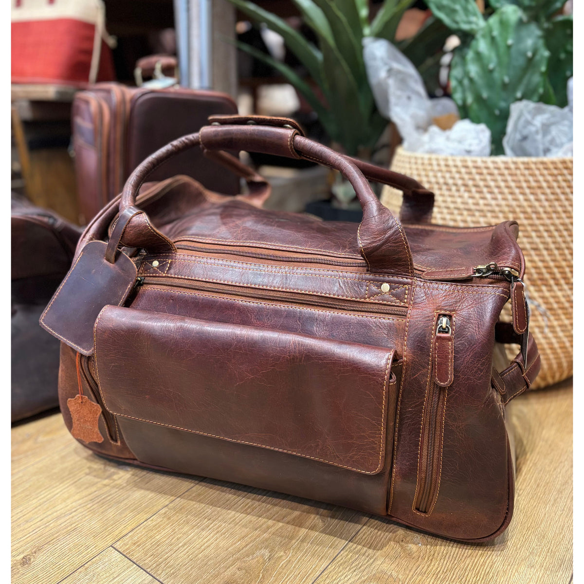 leather overnight Duffle with wheels Sandel