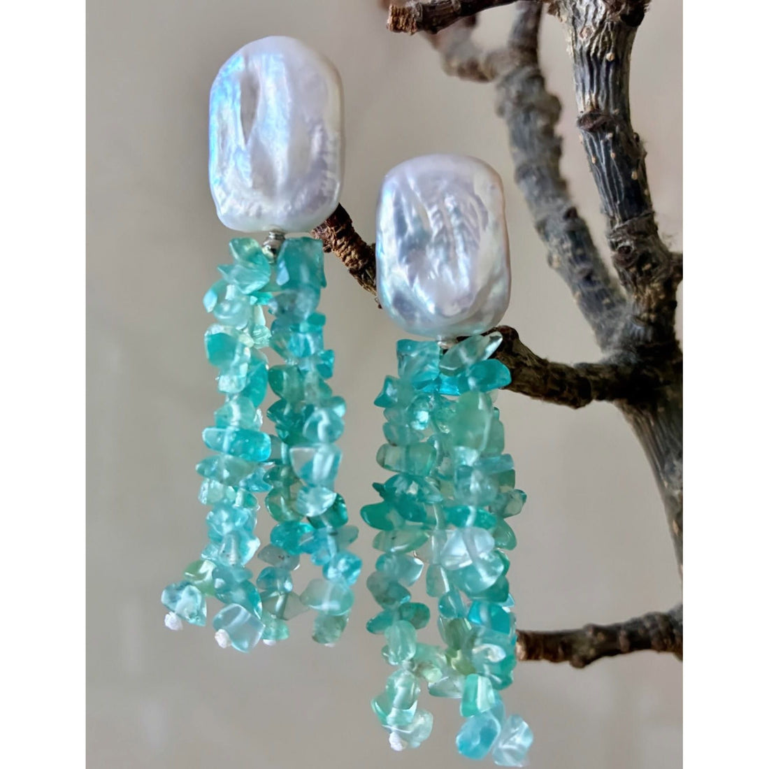 Pearl & Crystals Stud Earring
