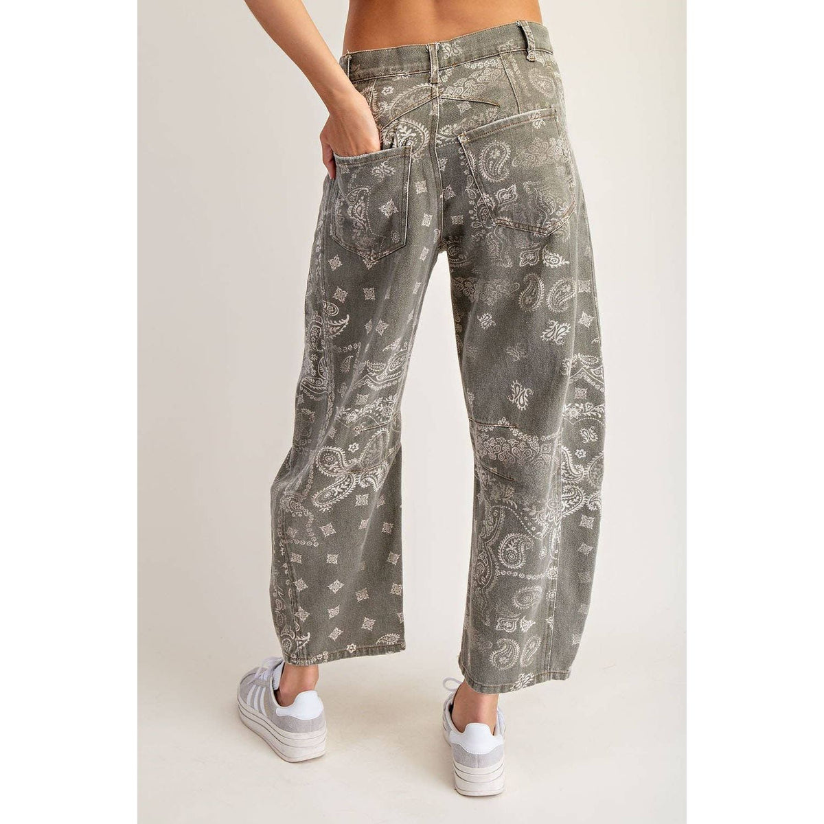 JEANS MINERAL WASHED PAISLEY PRINTED BARREL JEANS