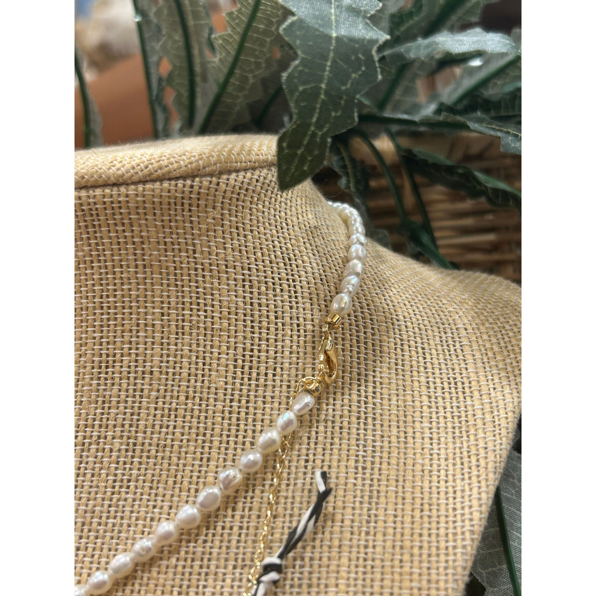 White Pearl Choker