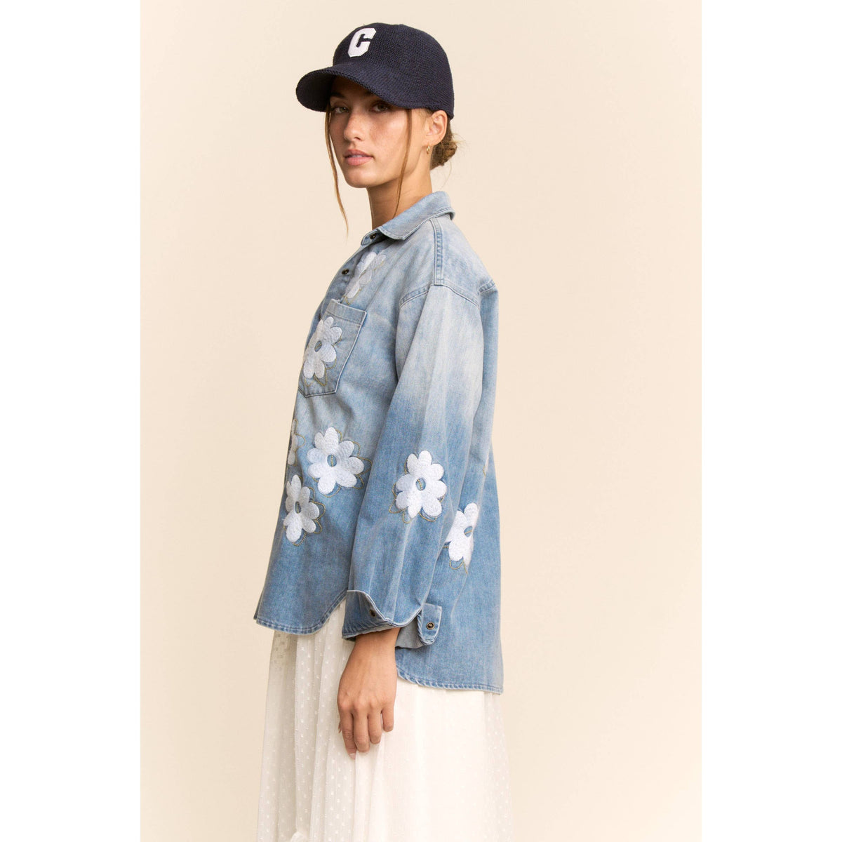 FLOWER EMBROIDERED BUTTON FRONT WASH DENIM SHIRT