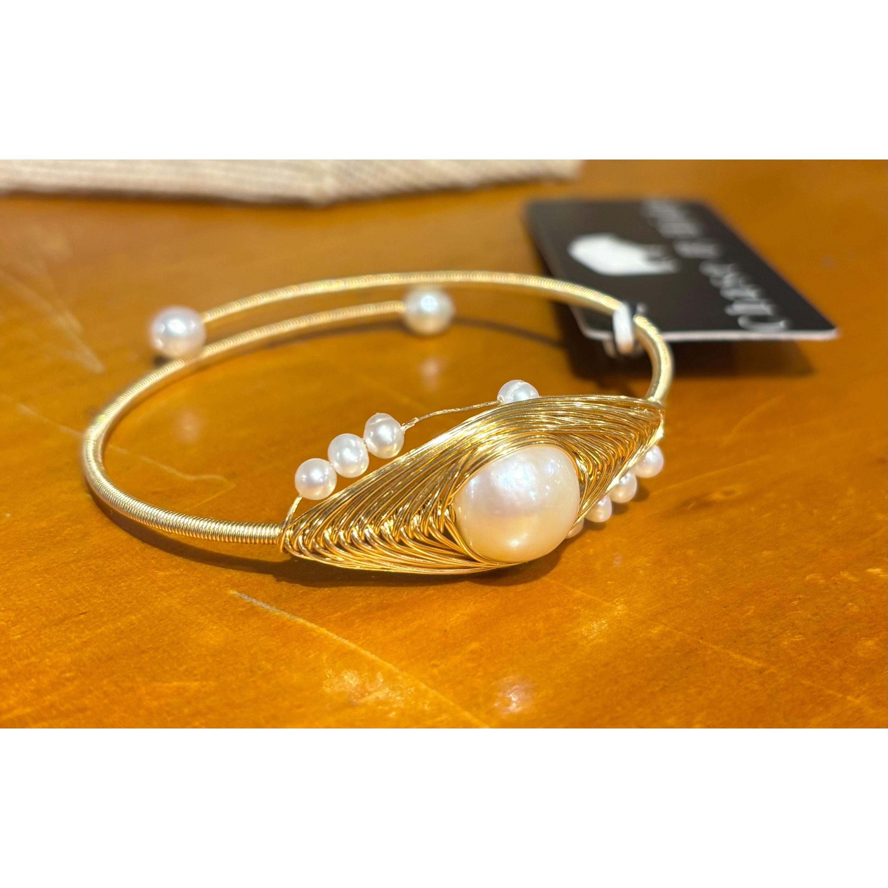 Pearl gold wire cuff