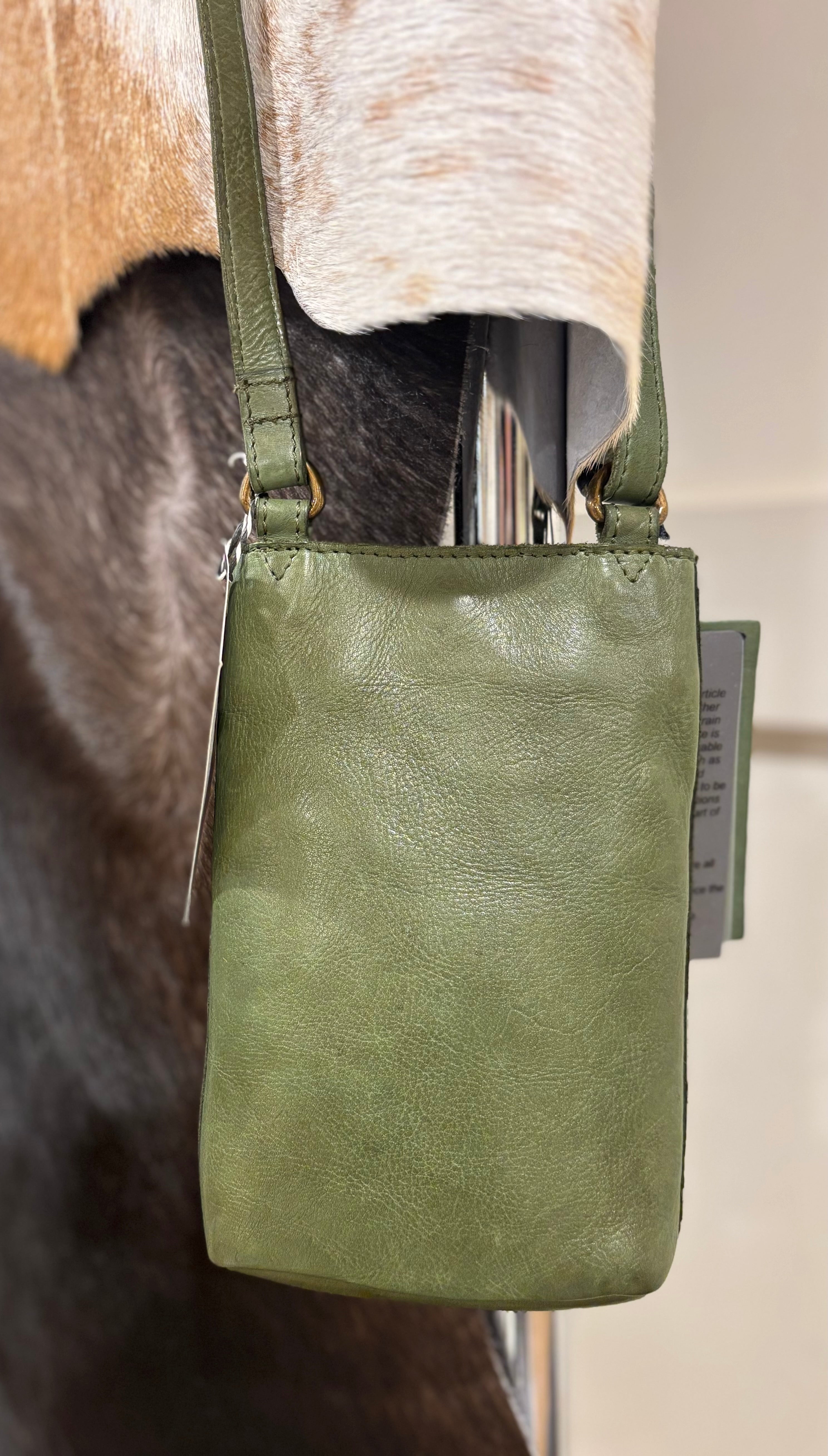 Ladies leather shoulder/ crossbody
