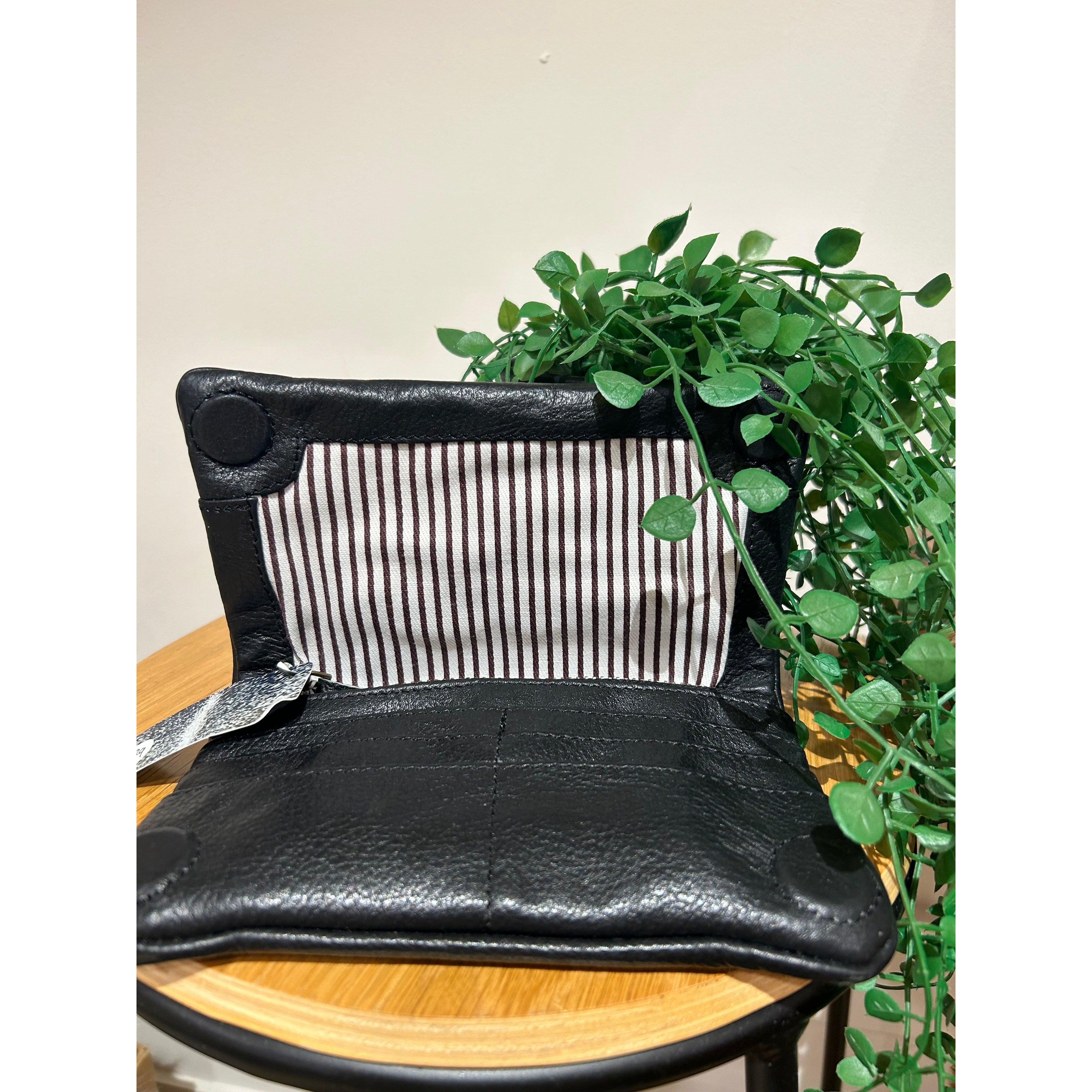 The Holly Wallet