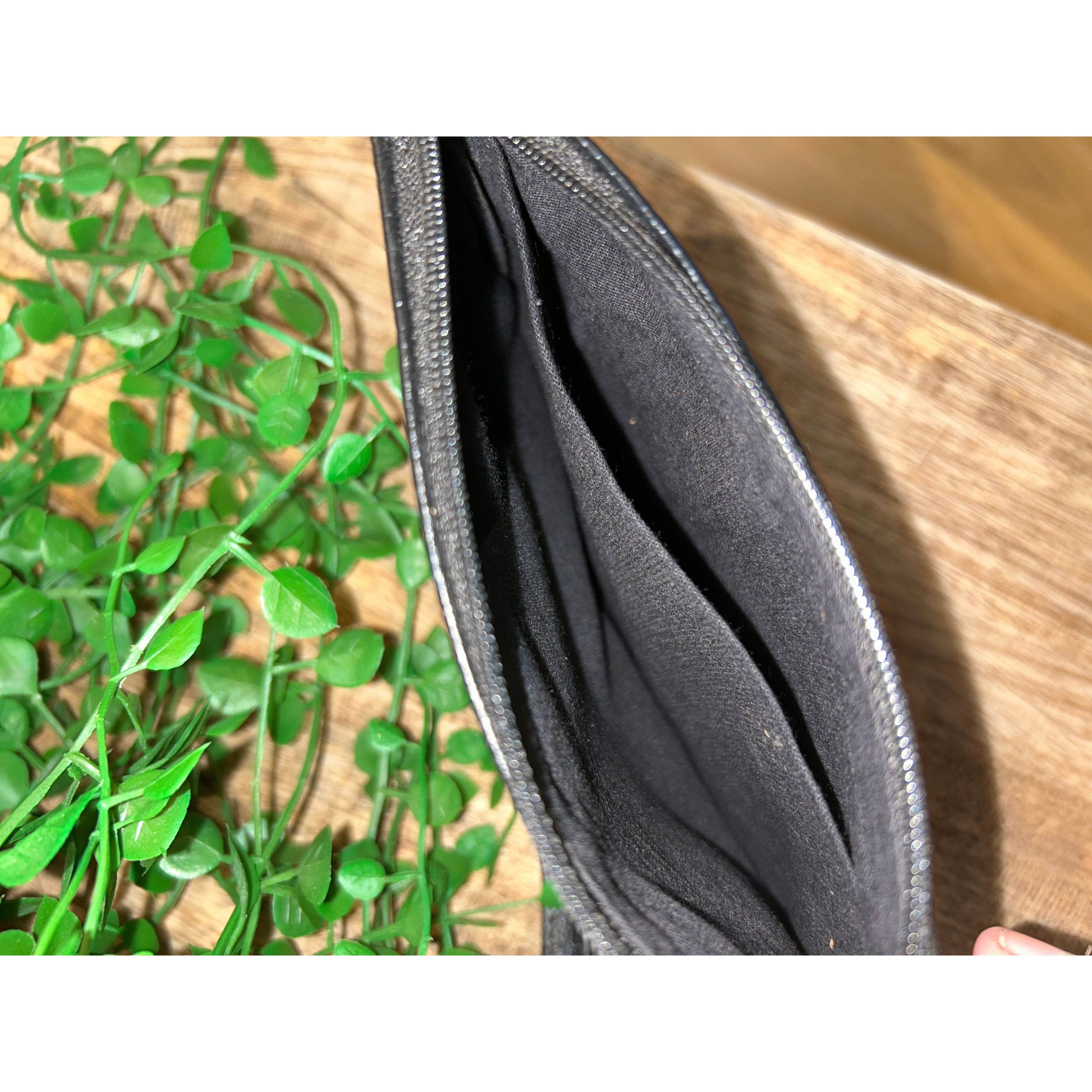 Midi Black sized clutch