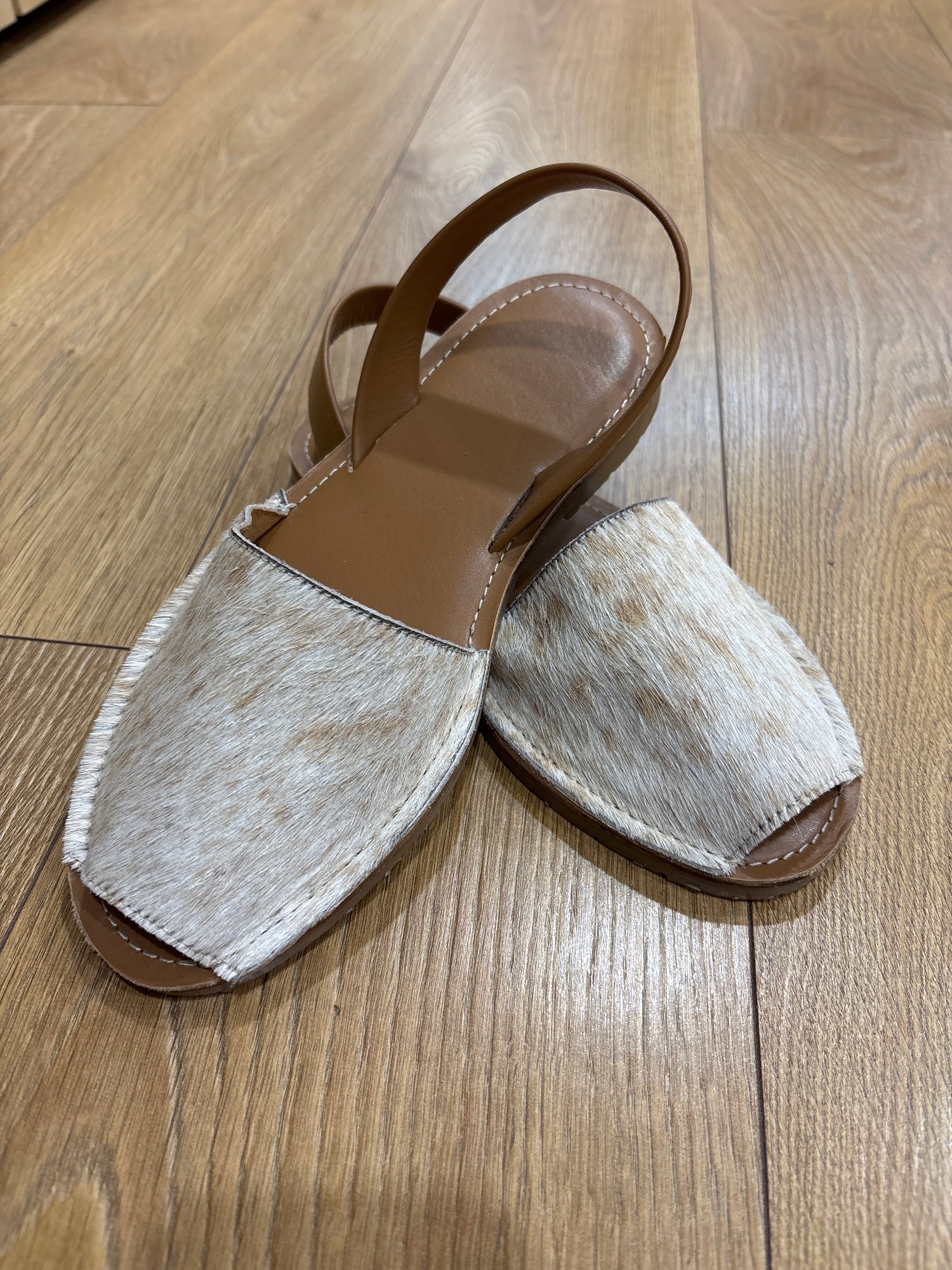 Cowhide Shoes Sling back