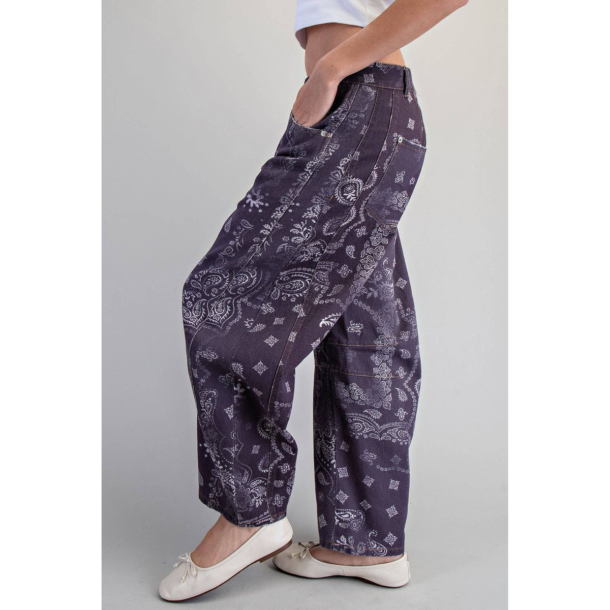 JEANS MINERAL WASHED PAISLEY PRINTED BARREL JEANS