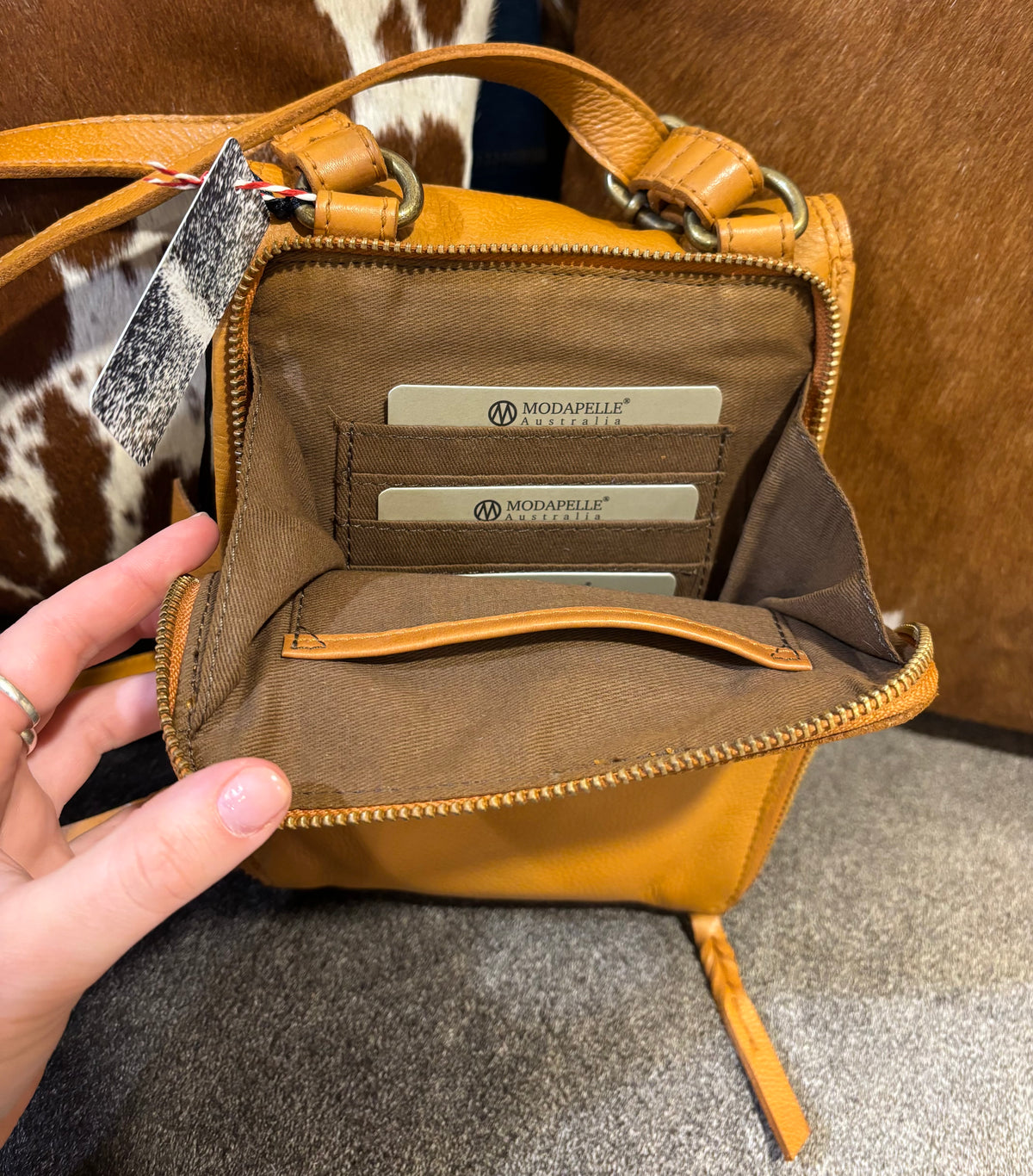 Vintage Leather Crossbody 7983 Honey