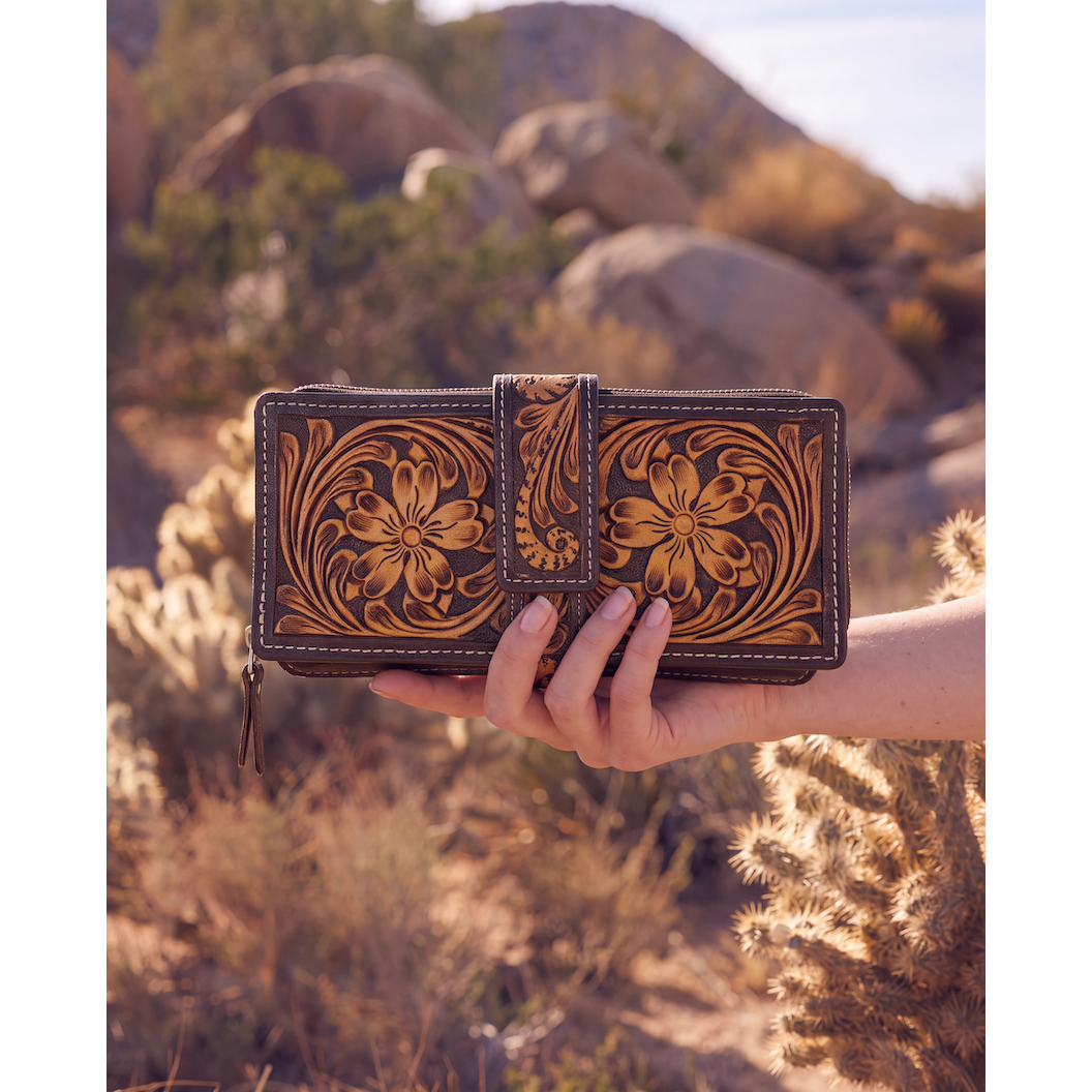 Two Tone Hand Tooled Leather Zippered Wallet – AW38 – Carpa