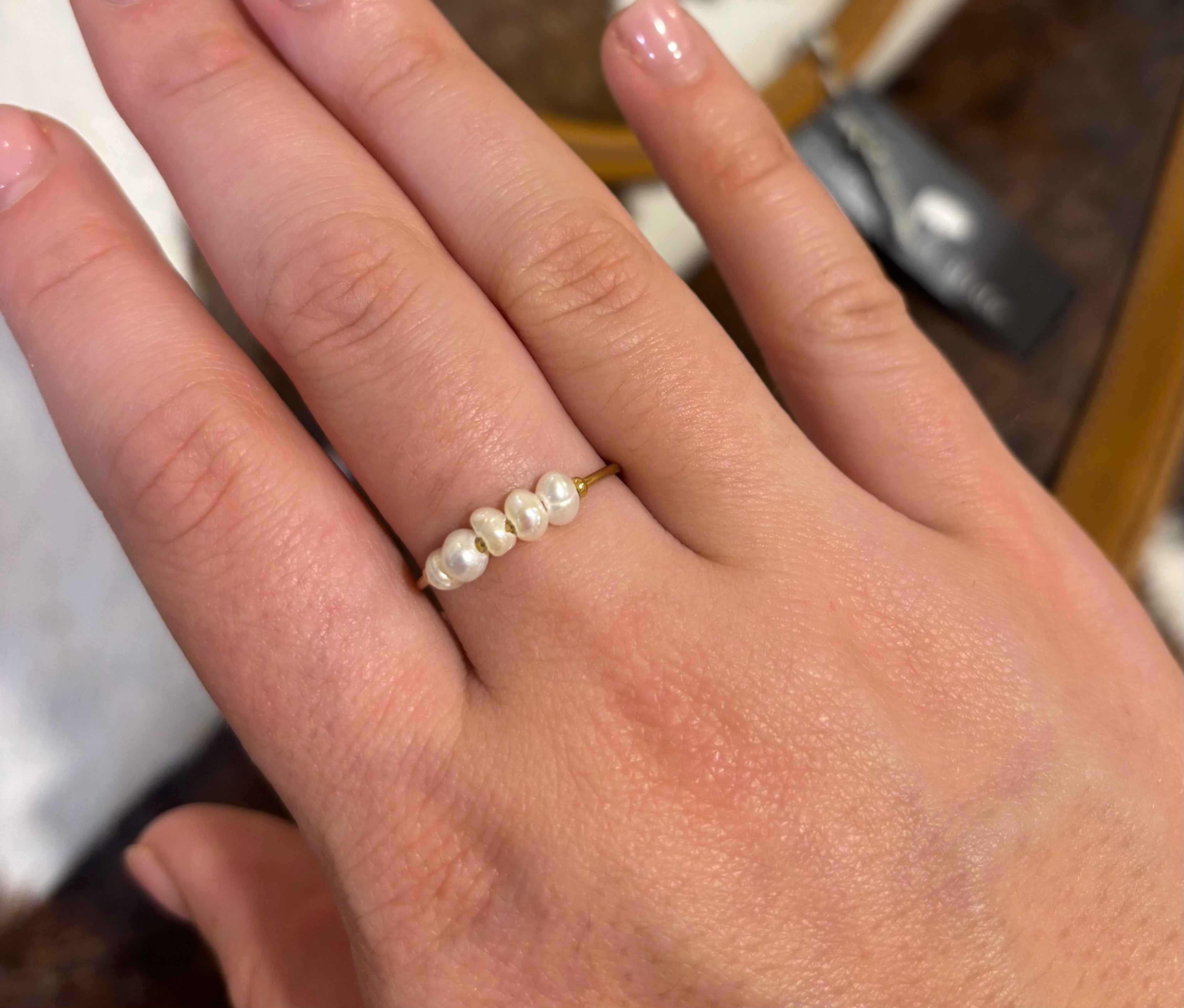 Assorted sizes gold Pearl ring