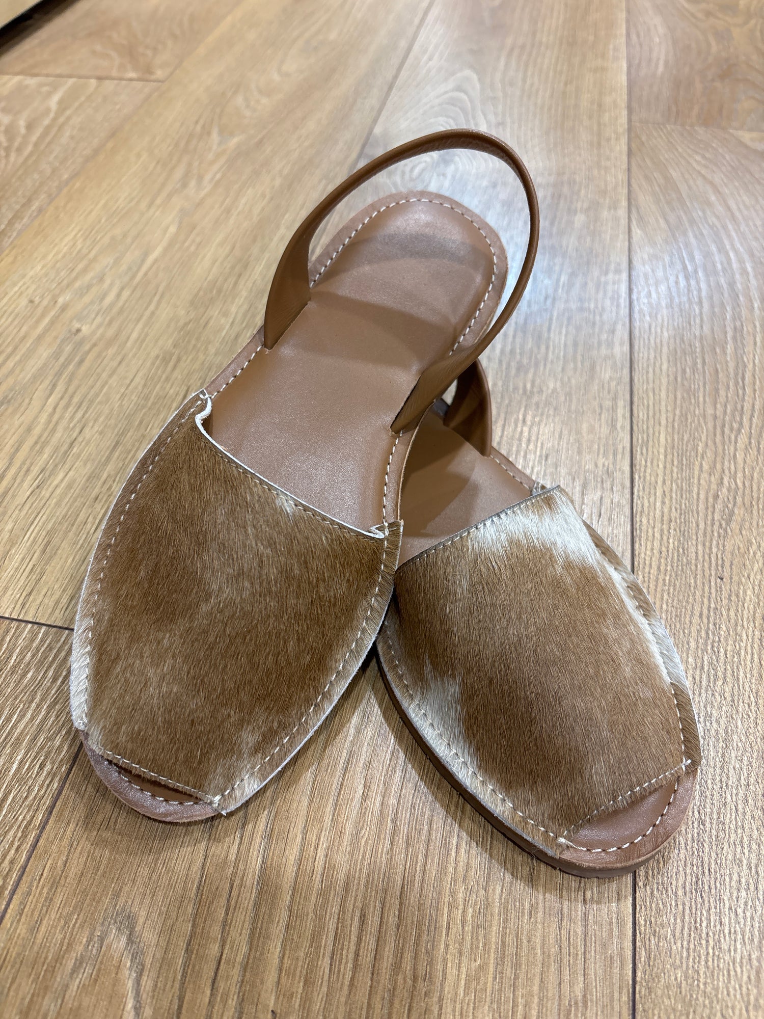 Cowhide Shoes Sling back