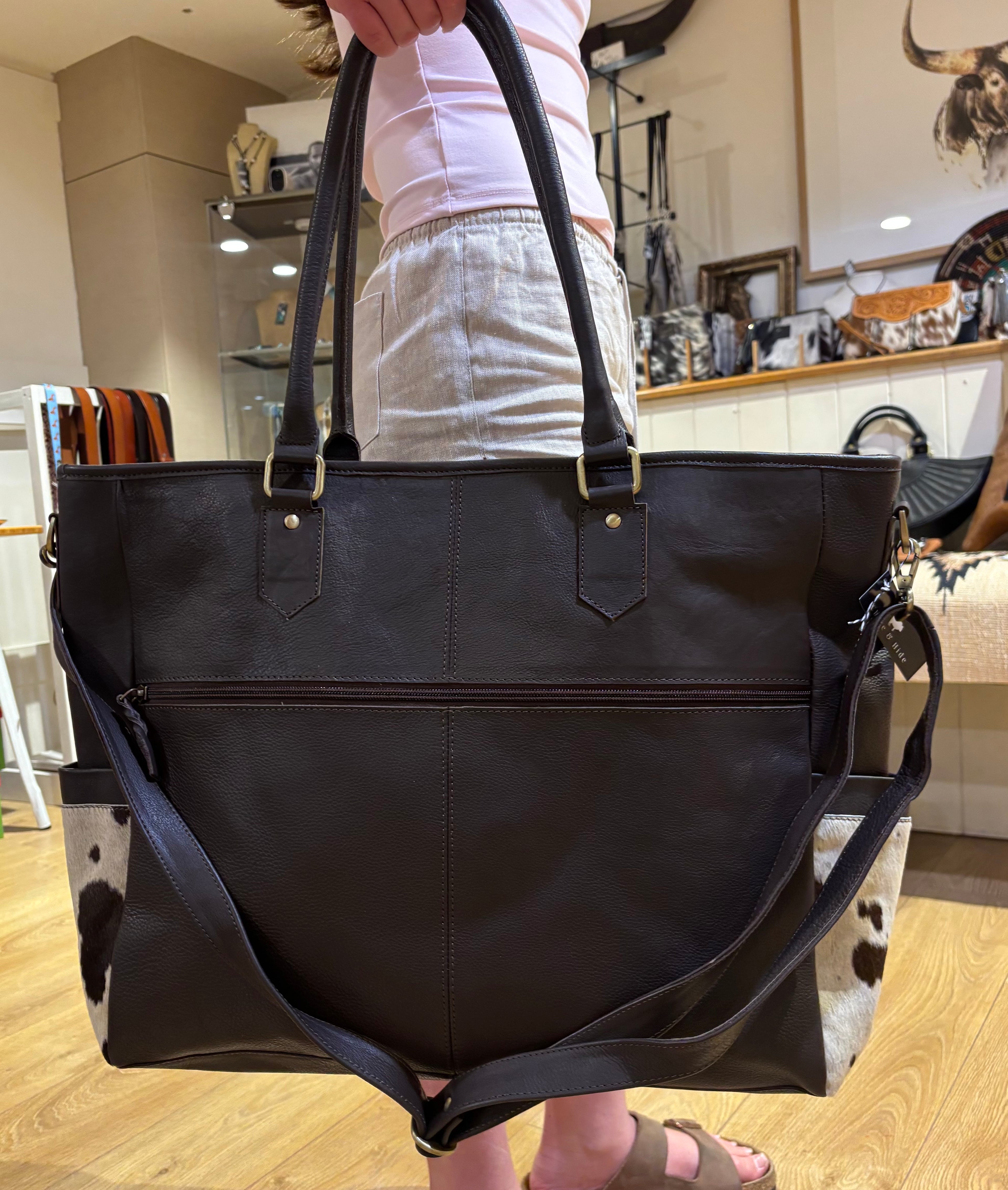 Cowhide and tooling leather nappy / Large Bag