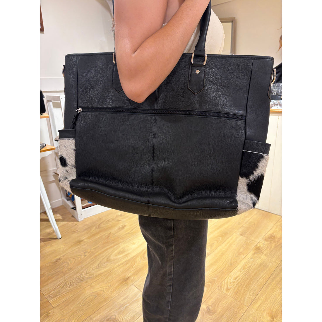 Cowhide and tooling leather nappy / Large Bag