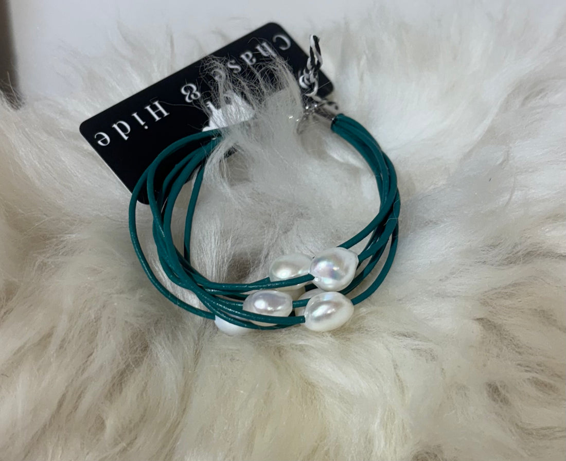 Pearl layers bracelet Teal