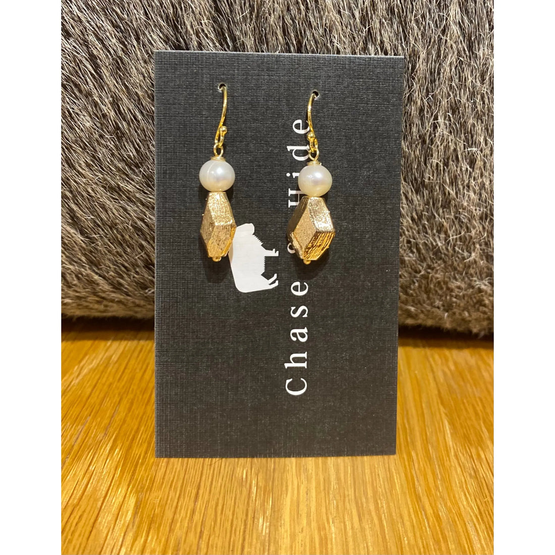 Freshwater Pearl with gold Bead