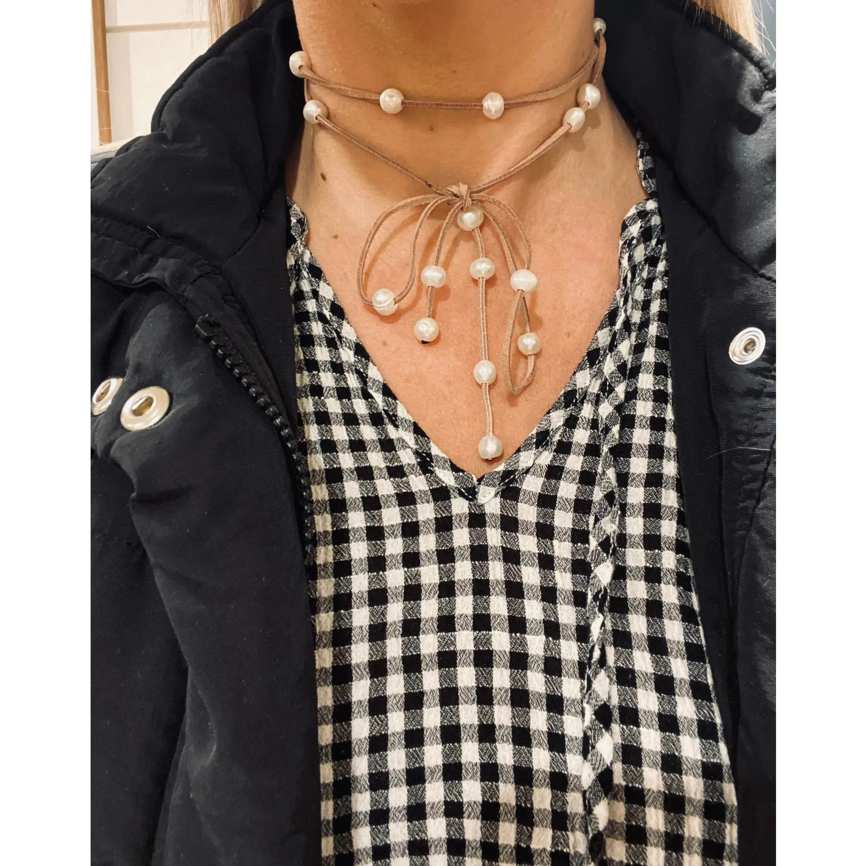 Pearl Lariat Light Tan