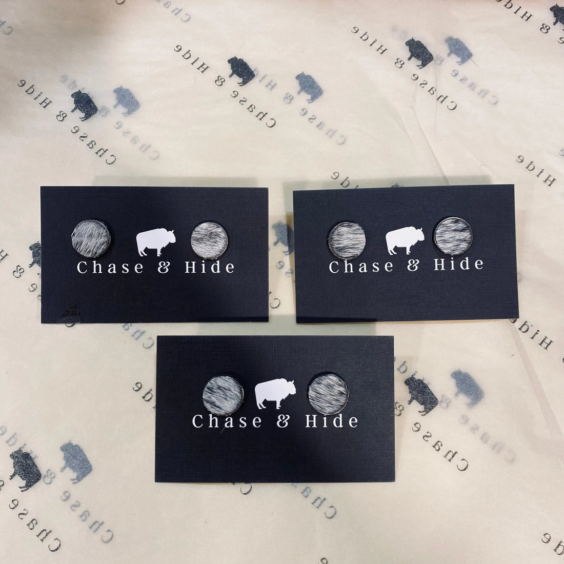 12mm Black and White hide Studs