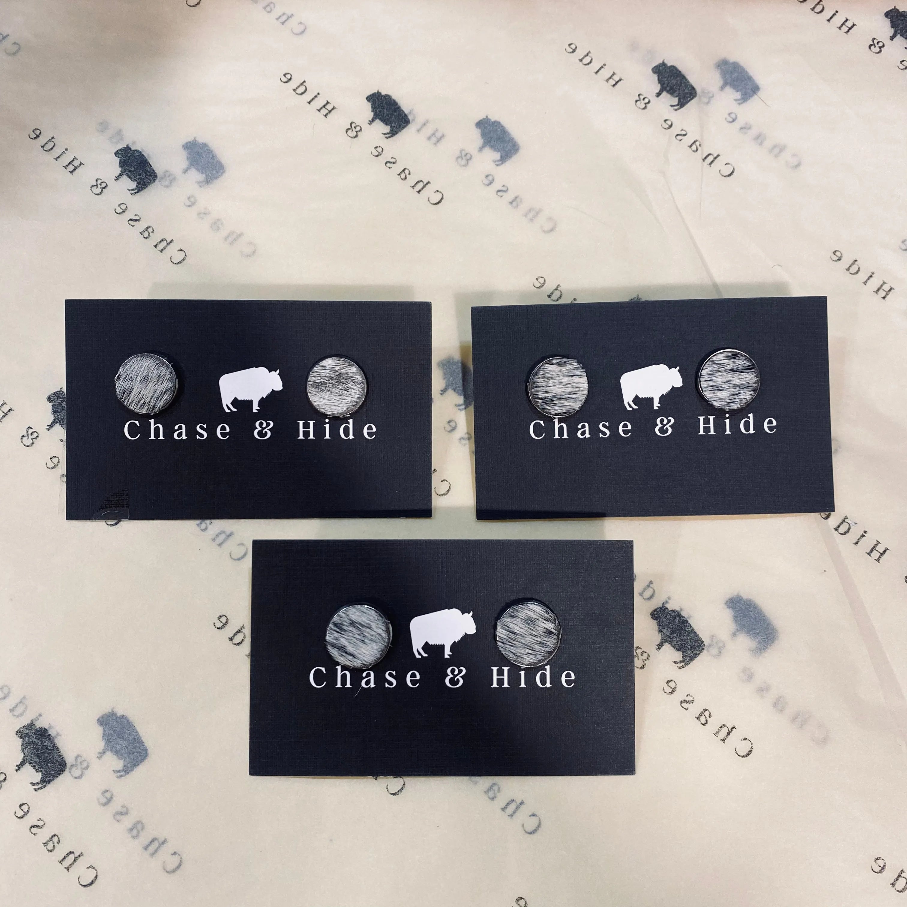 14mm Black and White hide Studs