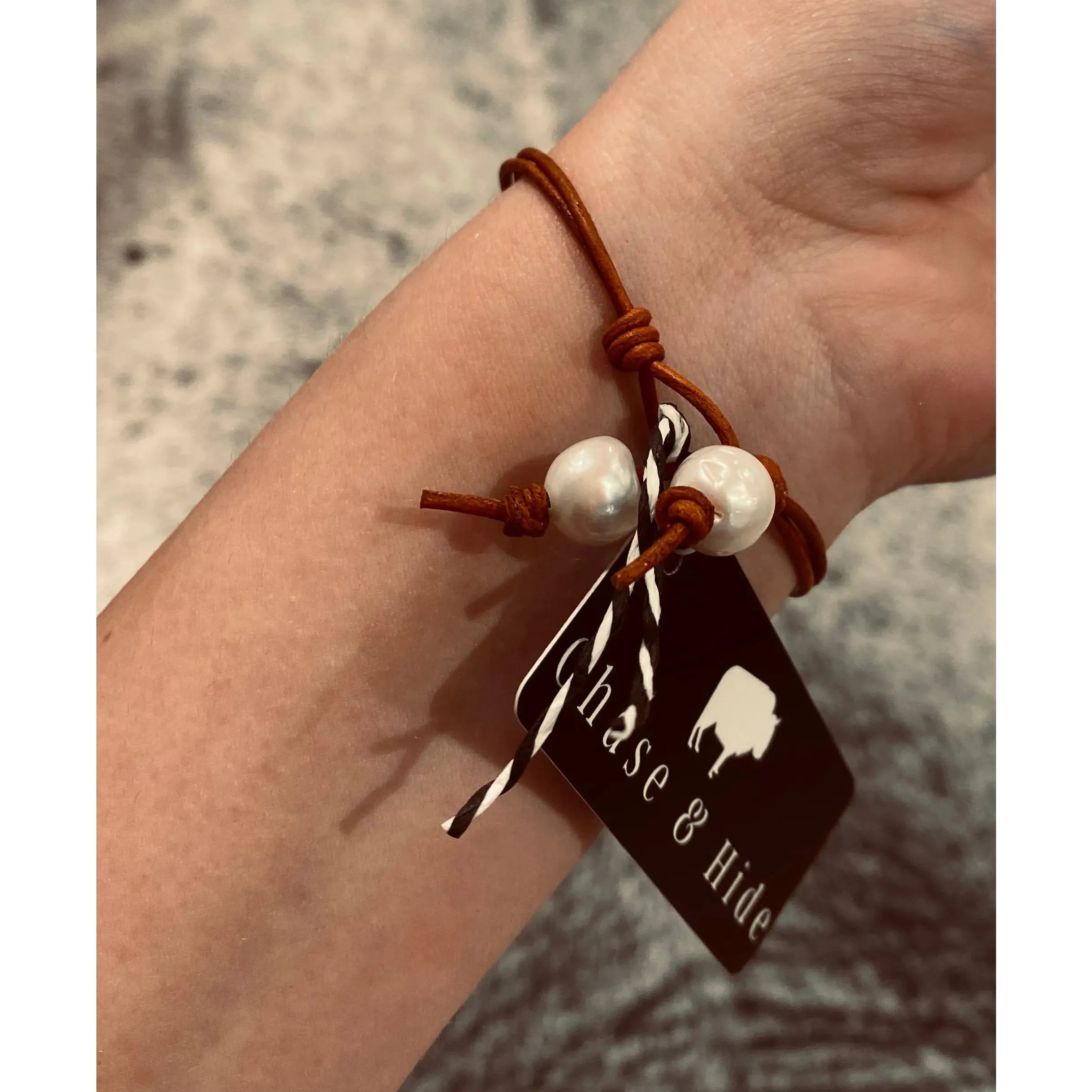 Freshwater pearl on dark tan leather bracelet