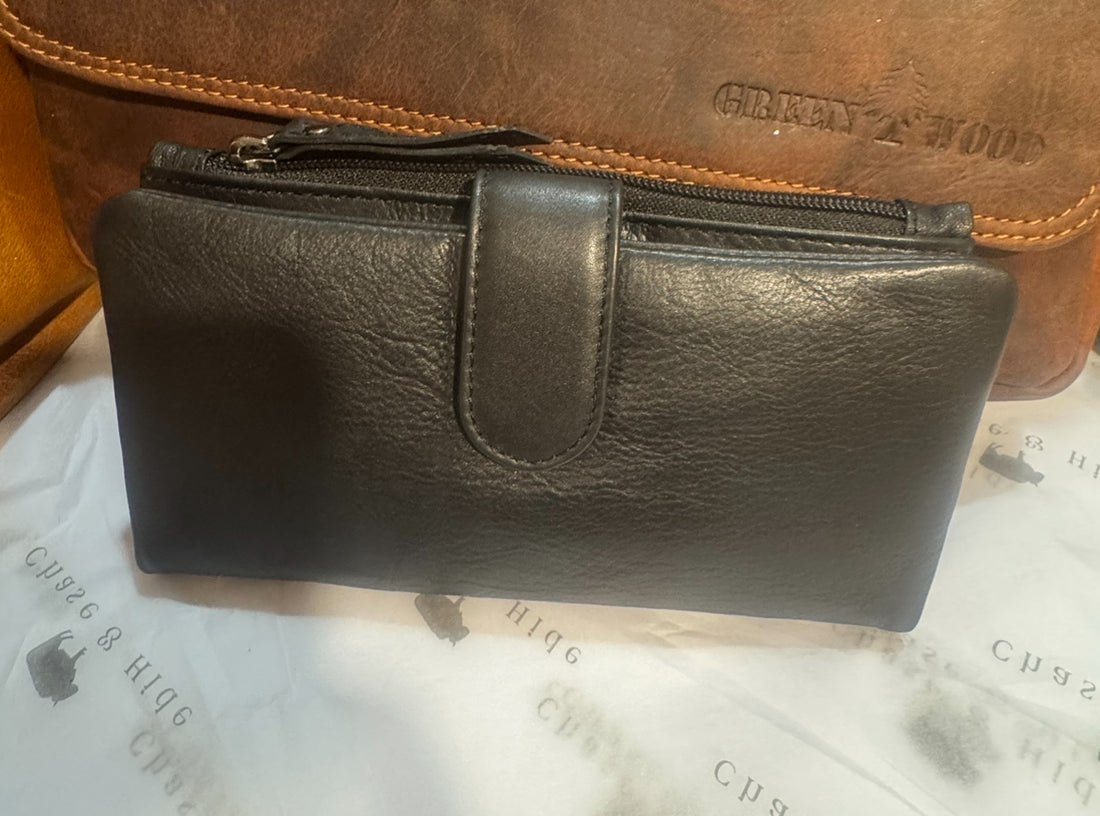 Leather women’s wallet