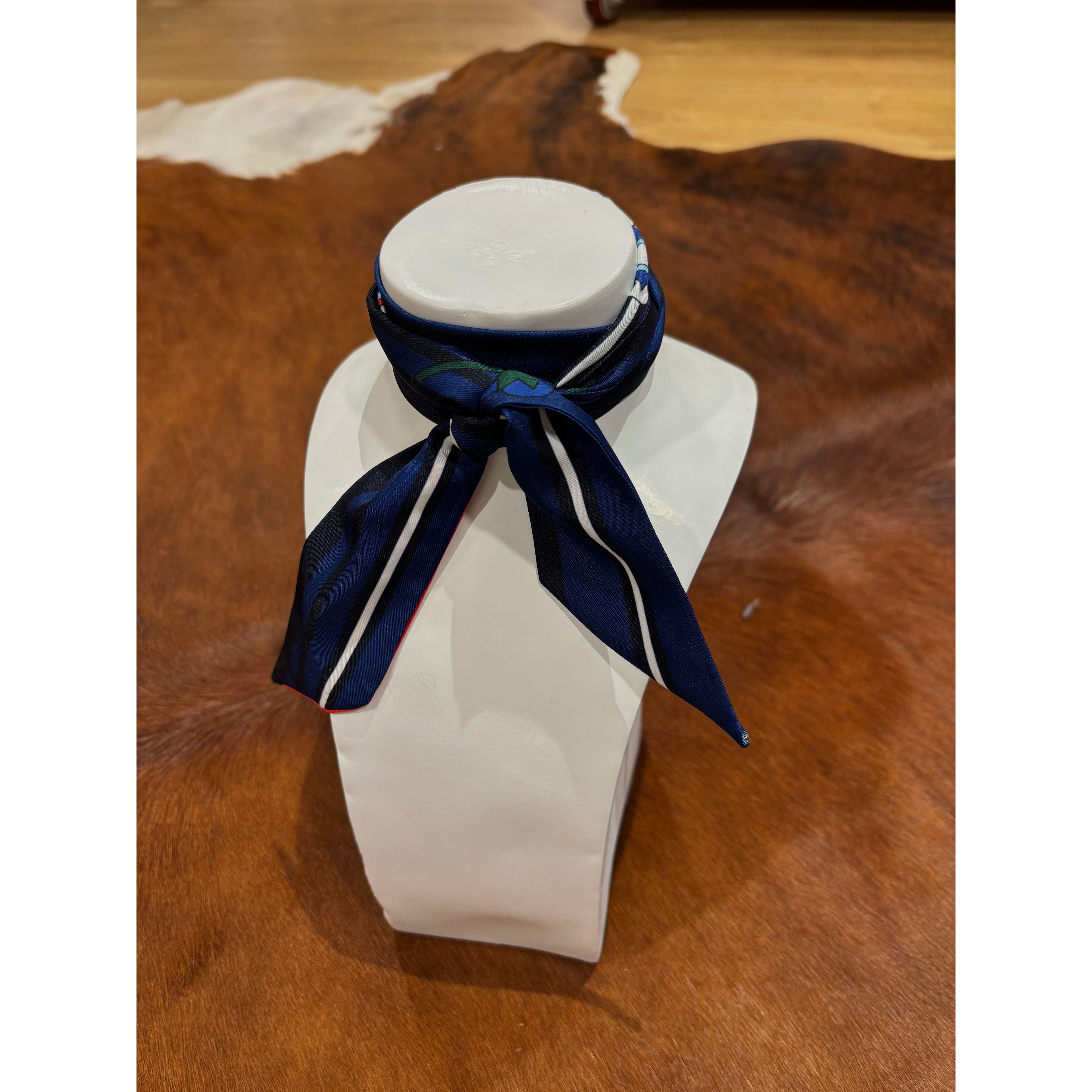 Neck Ties / Scarf / Twilly