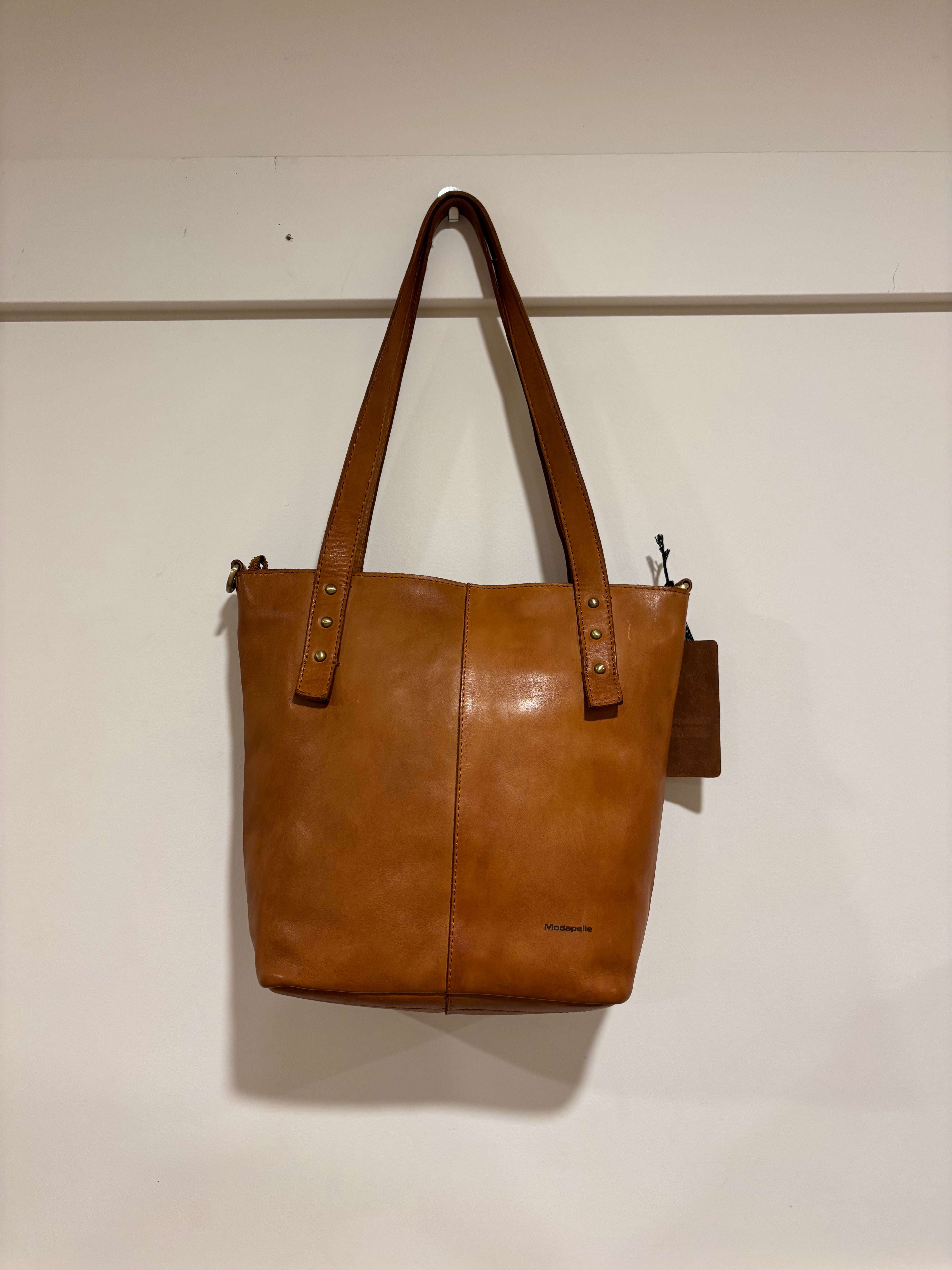 Tess Leather HandBag - 7878