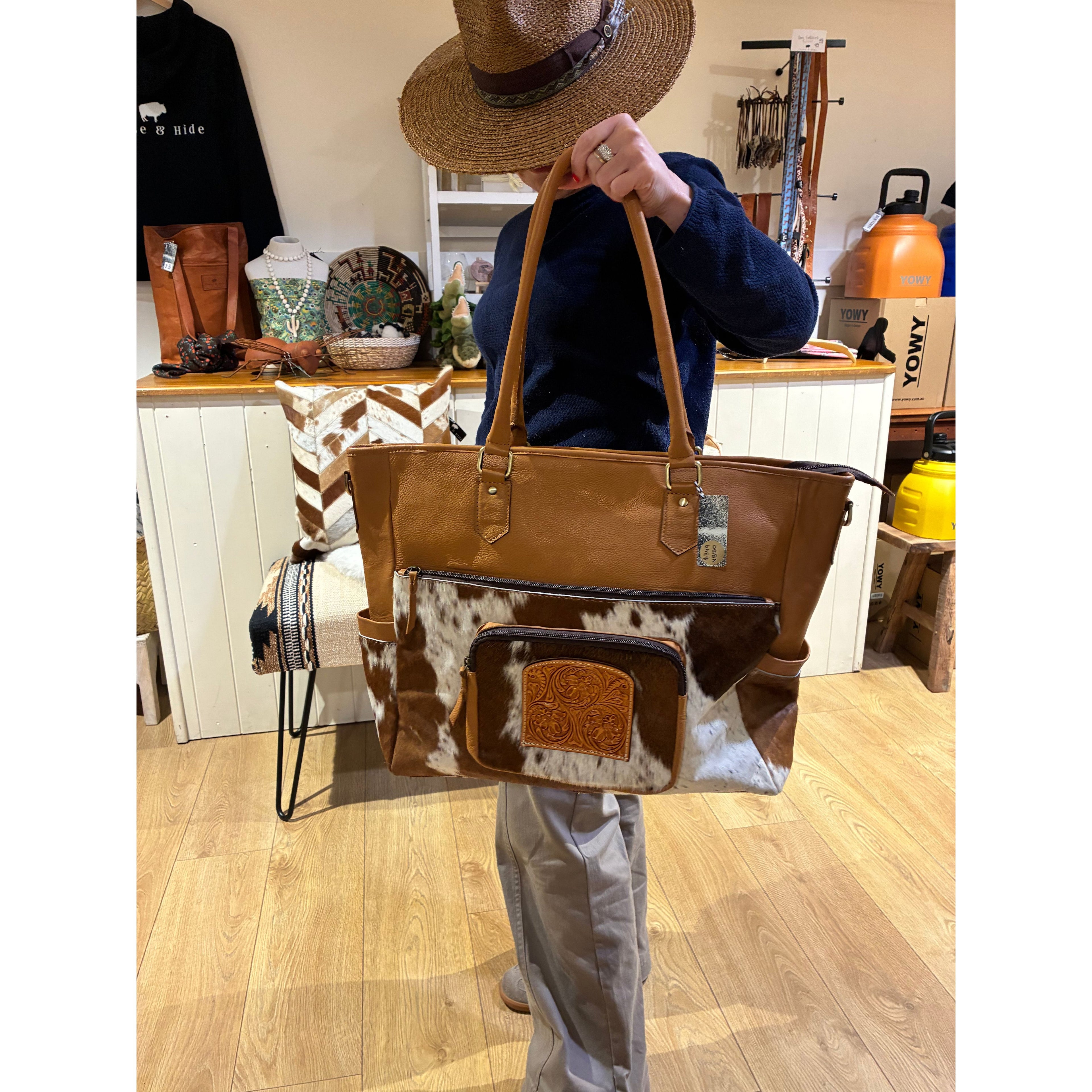 Cowhide and tooling leather nappy / Large Bag