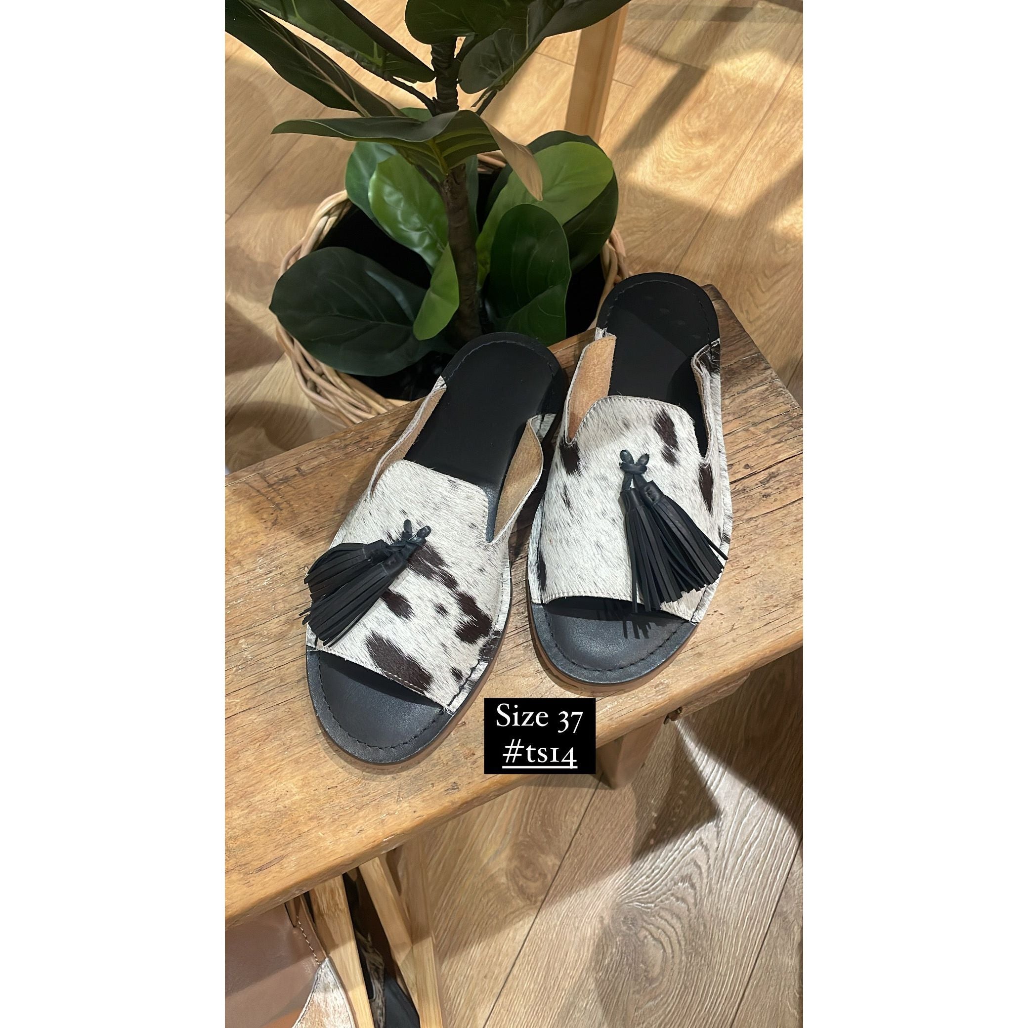 Hide Slide Shoes