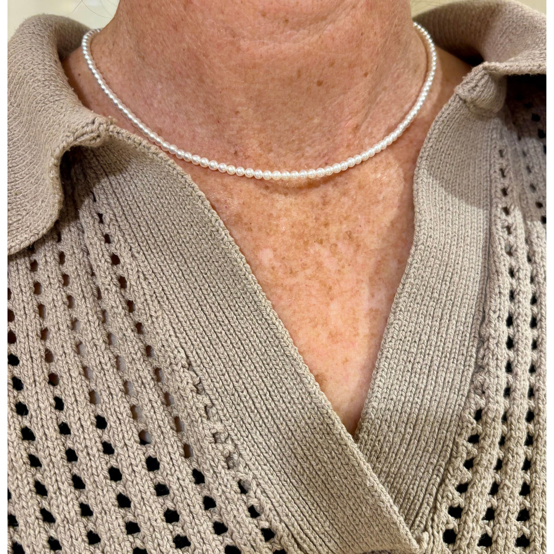 Tiny Pearl Choker