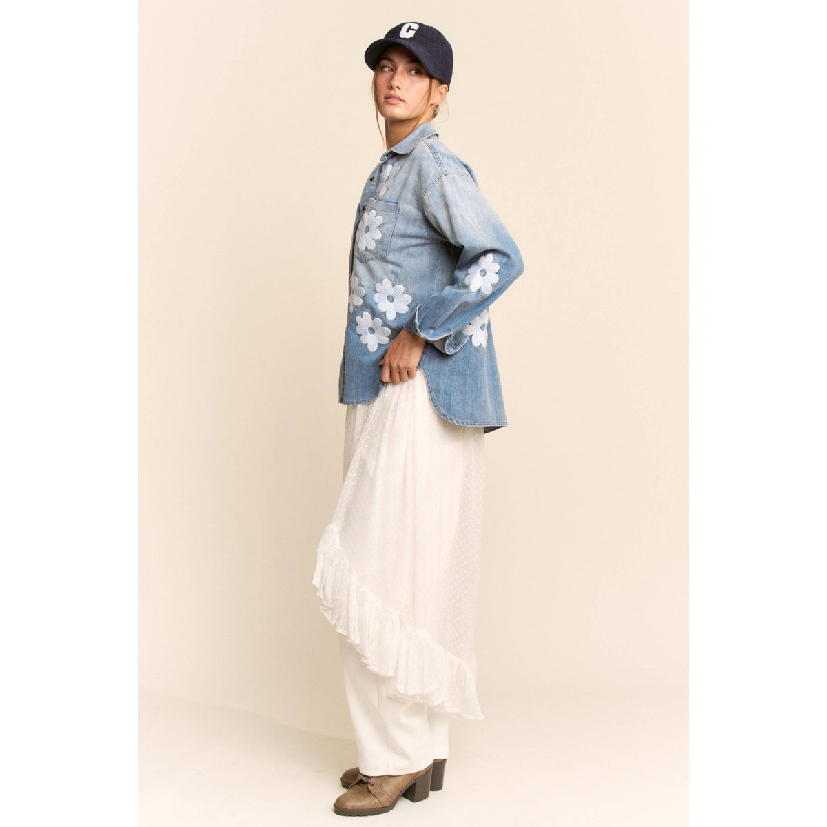FLOWER EMBROIDERED BUTTON FRONT WASH DENIM SHIRT