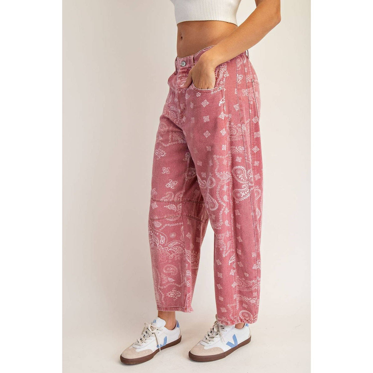 JEANS MINERAL WASHED PAISLEY PRINTED BARREL JEANS