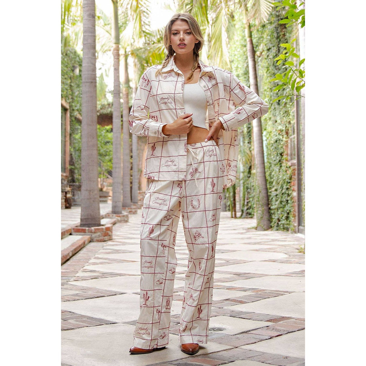 EMBROIDERED WESTERN BUTTON DOWN SHIRT