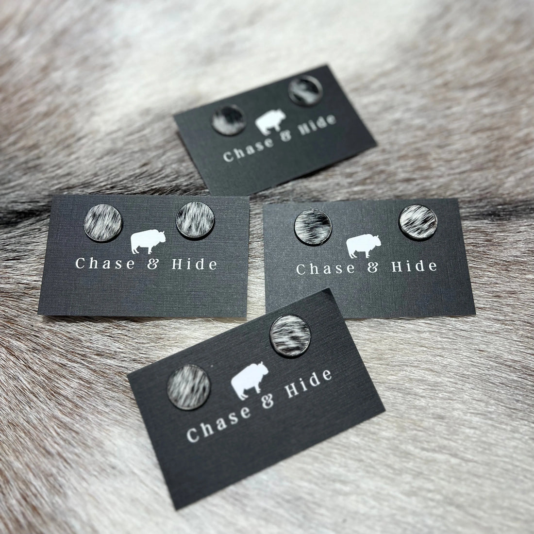 16mm Black and White hide Studs