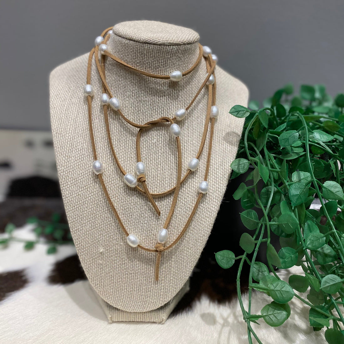 Pearl Lariat Light Tan