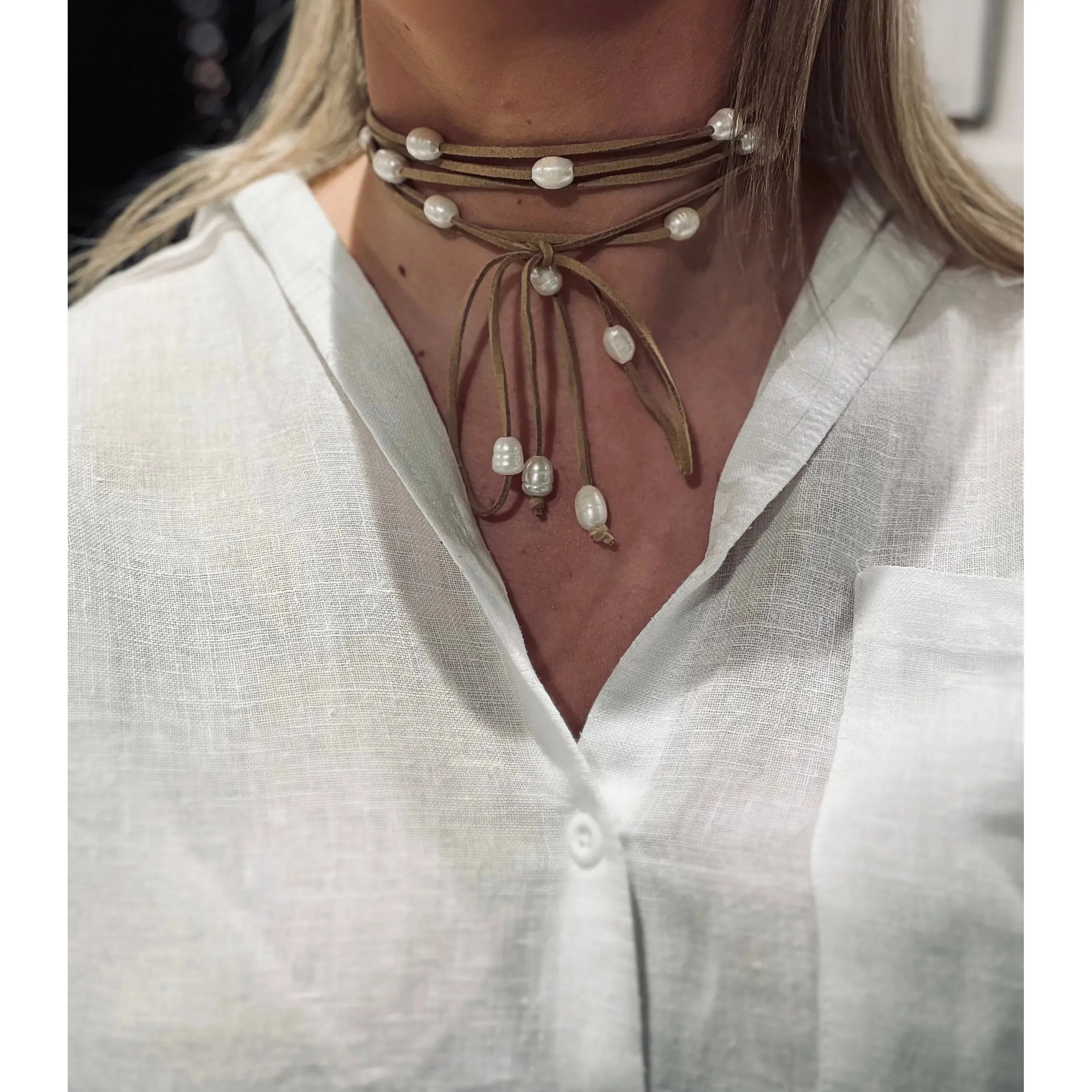 Pearl Lariat Light Tan